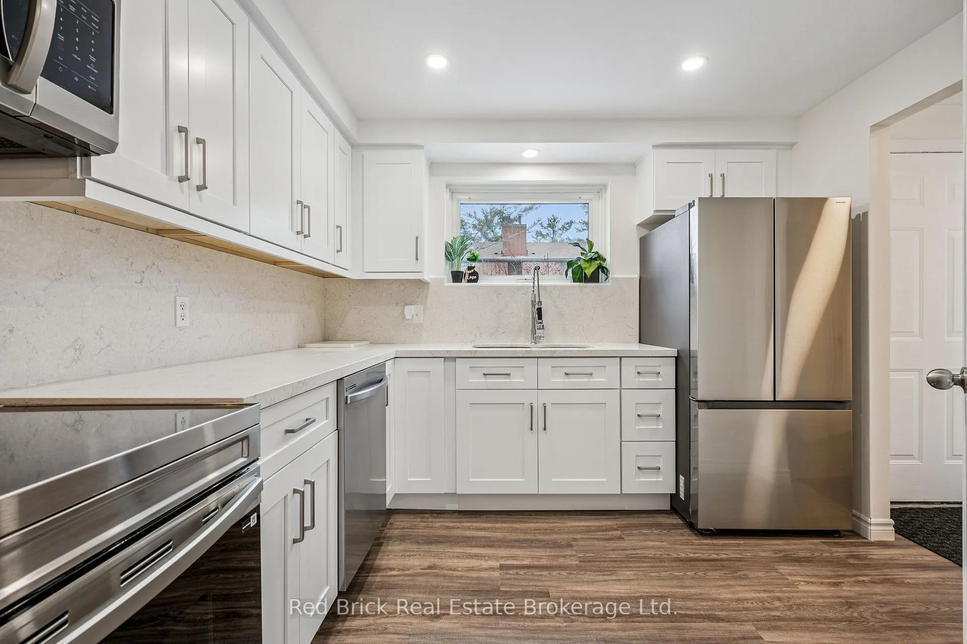 Photo 5 of Unit 61, 539 Willow Road, Guelph, Willow West/Sugarbush/West Acres — HOMEH