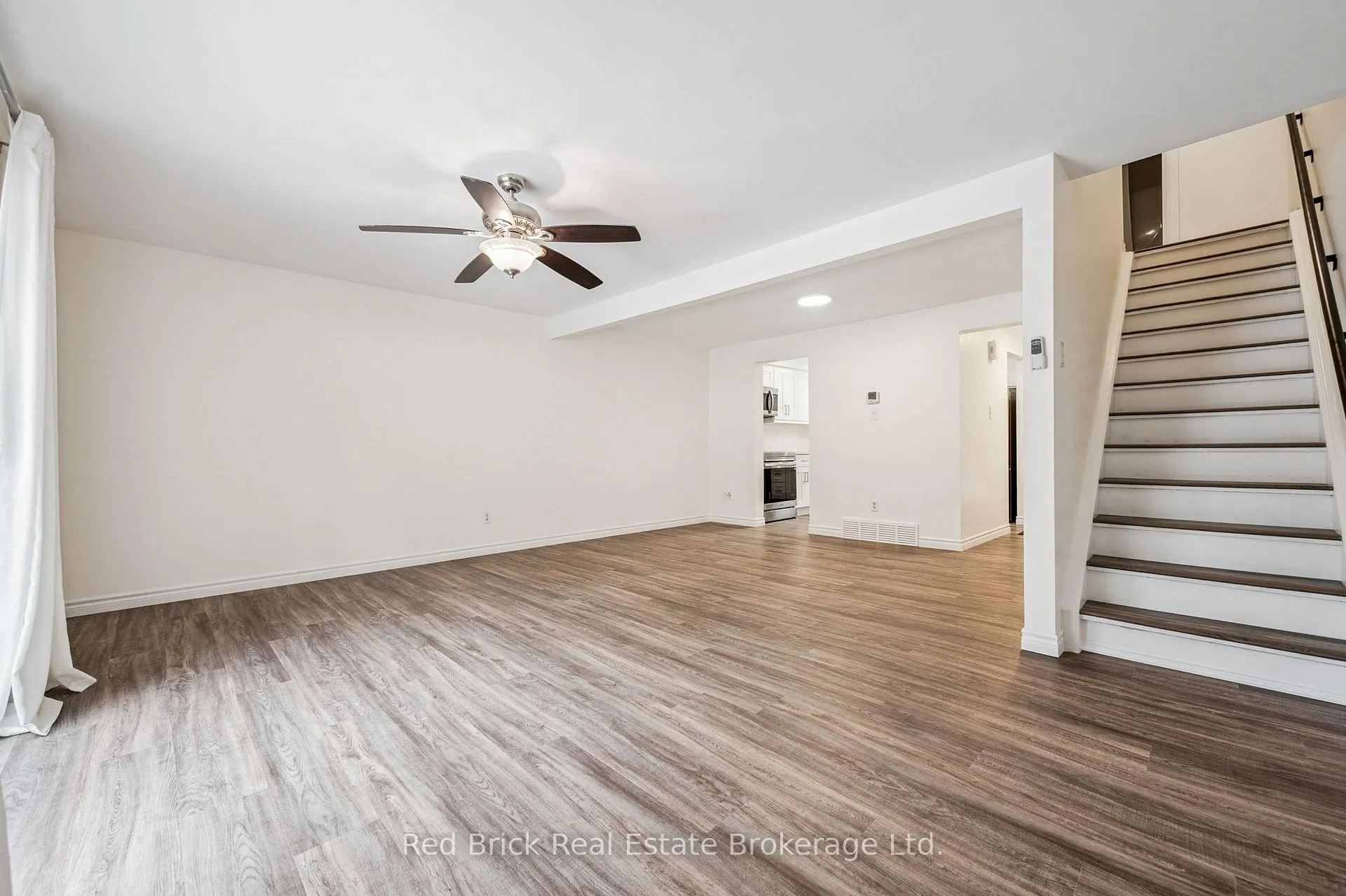 Photo 12 of Unit 61, 539 Willow Road, Guelph, Willow West/Sugarbush/West Acres — HOMEH