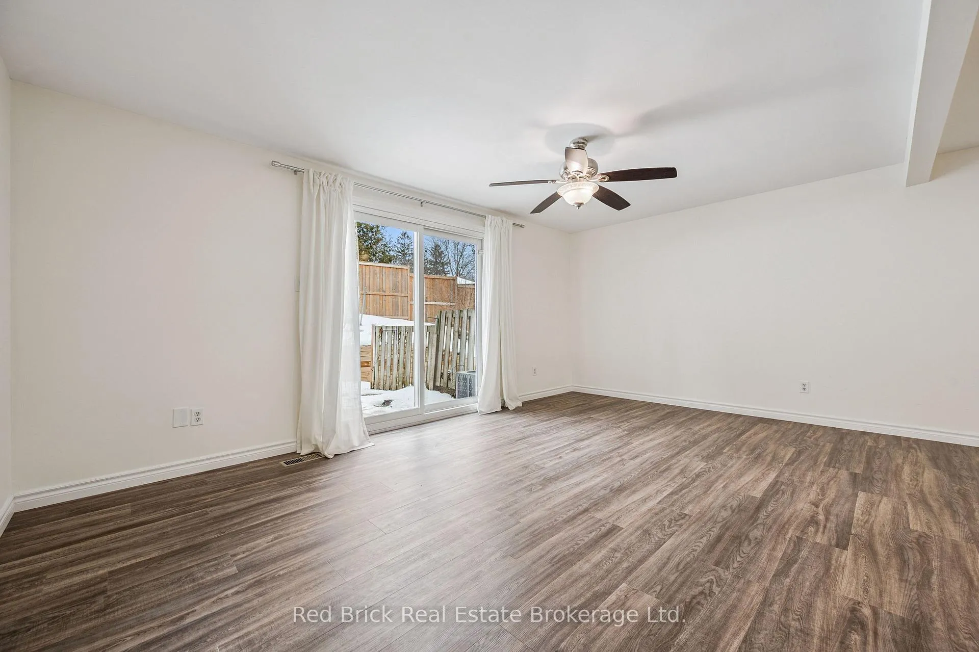 Photo 16 of Unit 61, 539 Willow Road, Guelph, Willow West/Sugarbush/West Acres — HOMEH