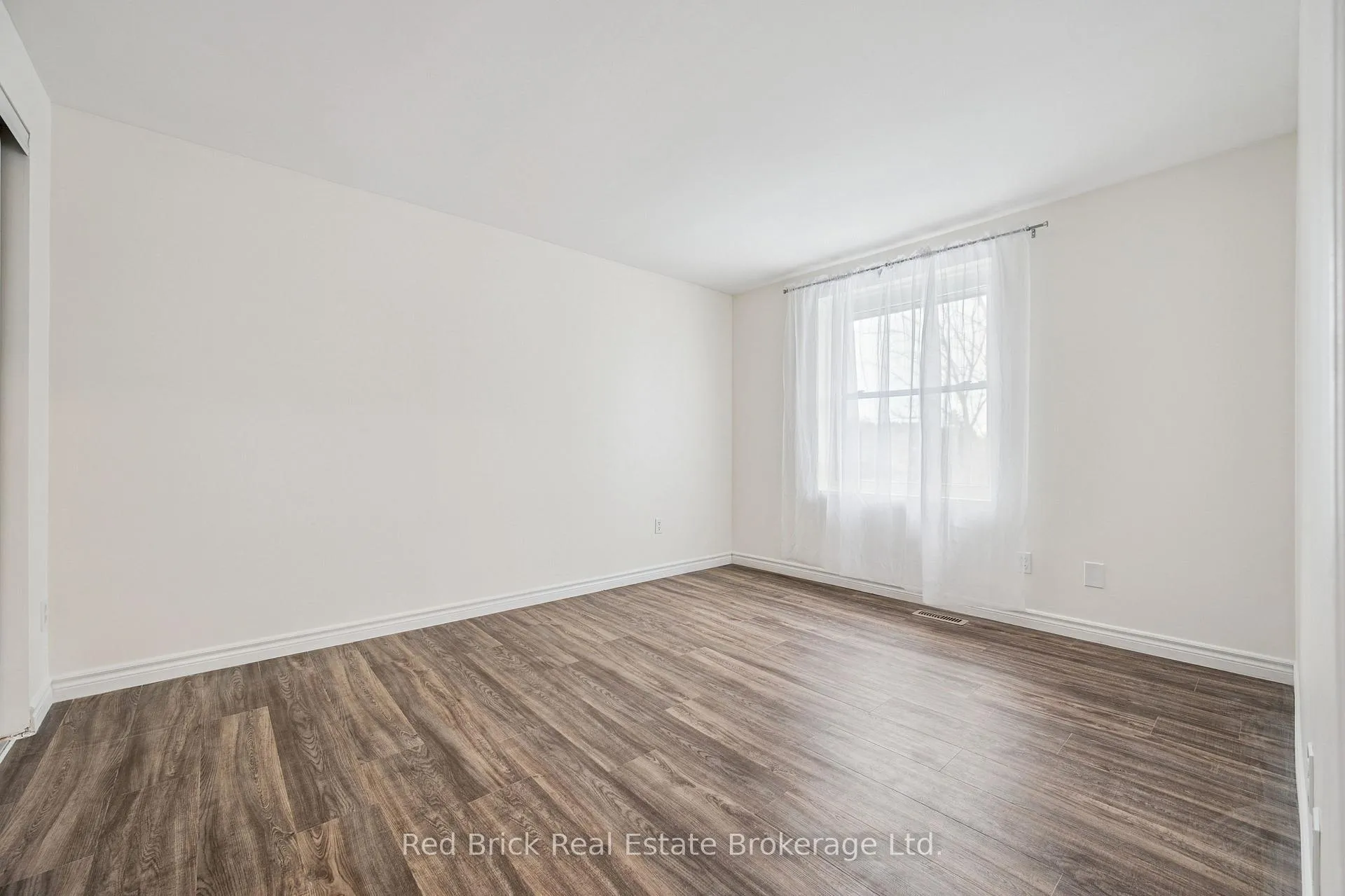 Photo 19 of Unit 61, 539 Willow Road, Guelph, Willow West/Sugarbush/West Acres — HOMEH