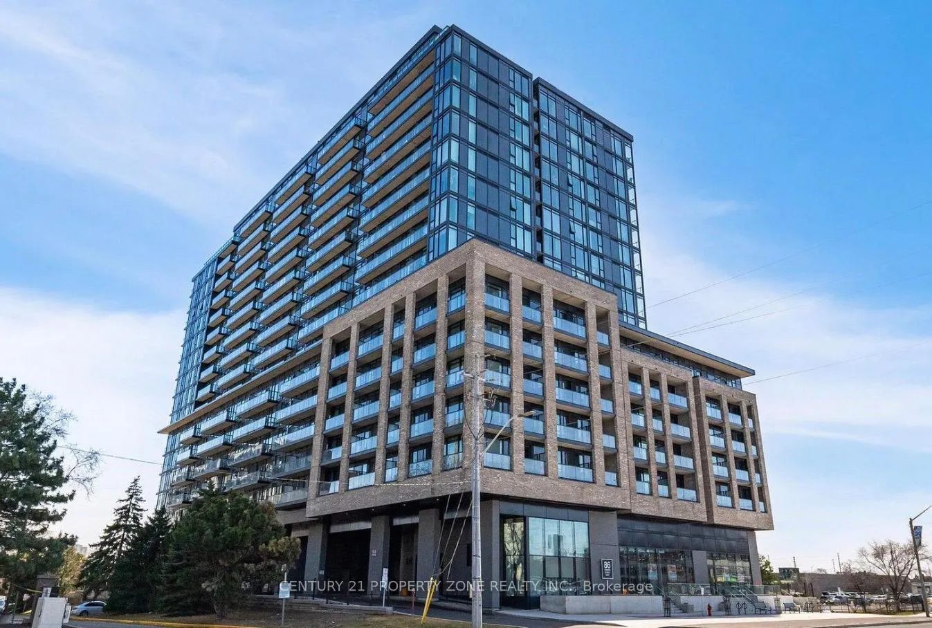 Front of 86 Dundas Street E