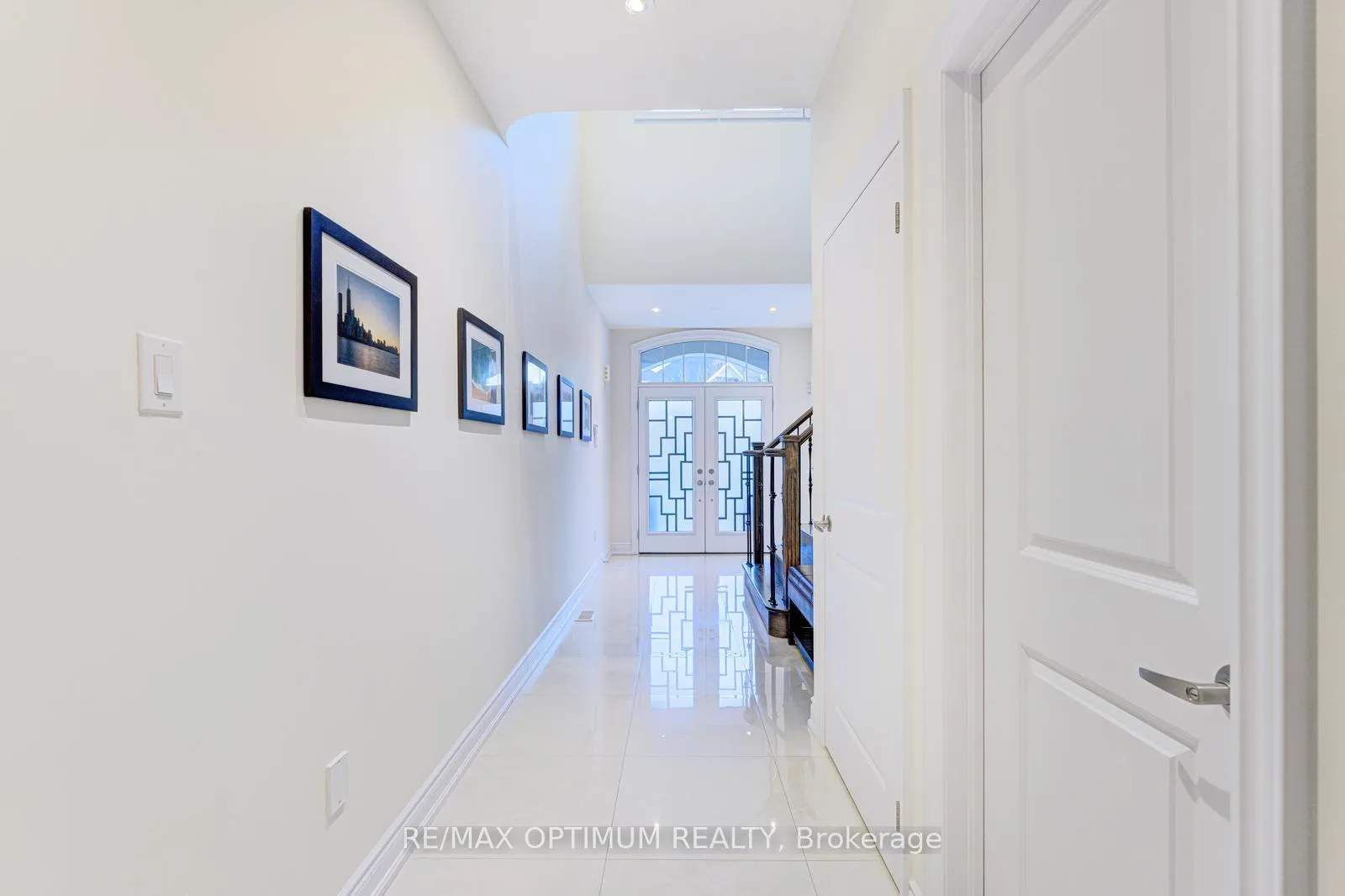 Photo 5 of 64 Elysian Fields Circle, Brampton, Bram West — HOMEH