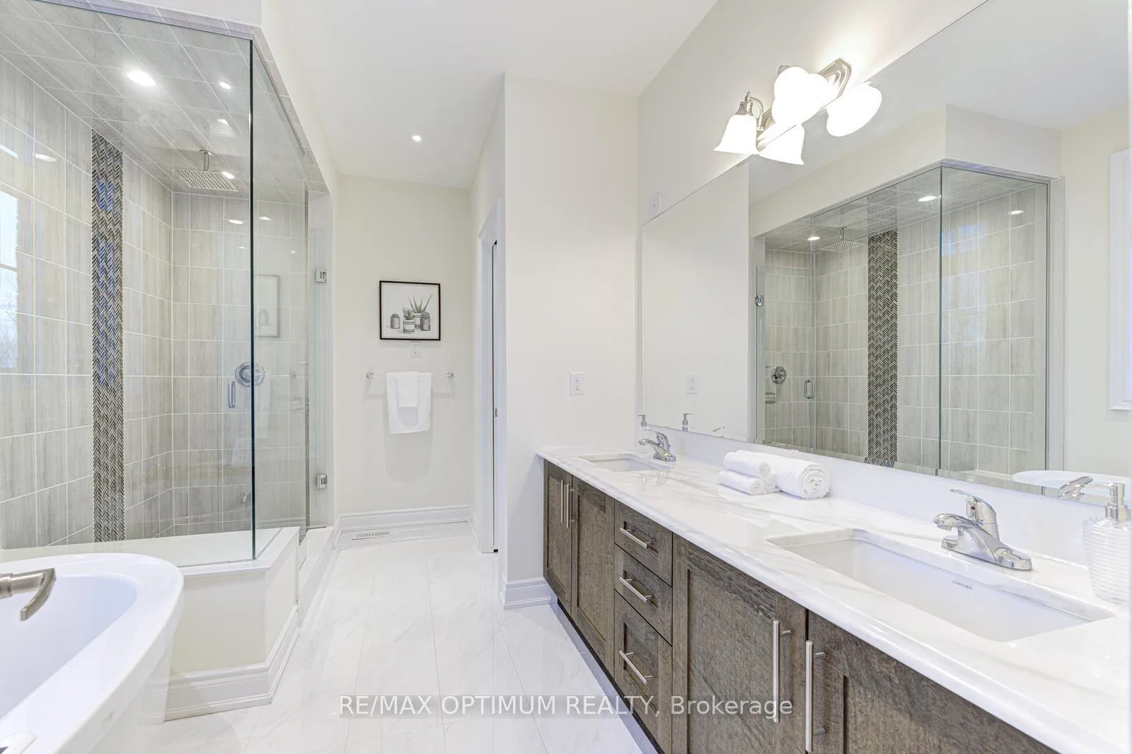 Photo 25 of 64 Elysian Fields Circle, Brampton, Bram West — HOMEH