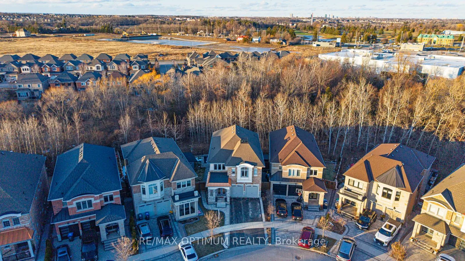 Photo 48 of 64 Elysian Fields Circle, Brampton, Bram West — HOMEH