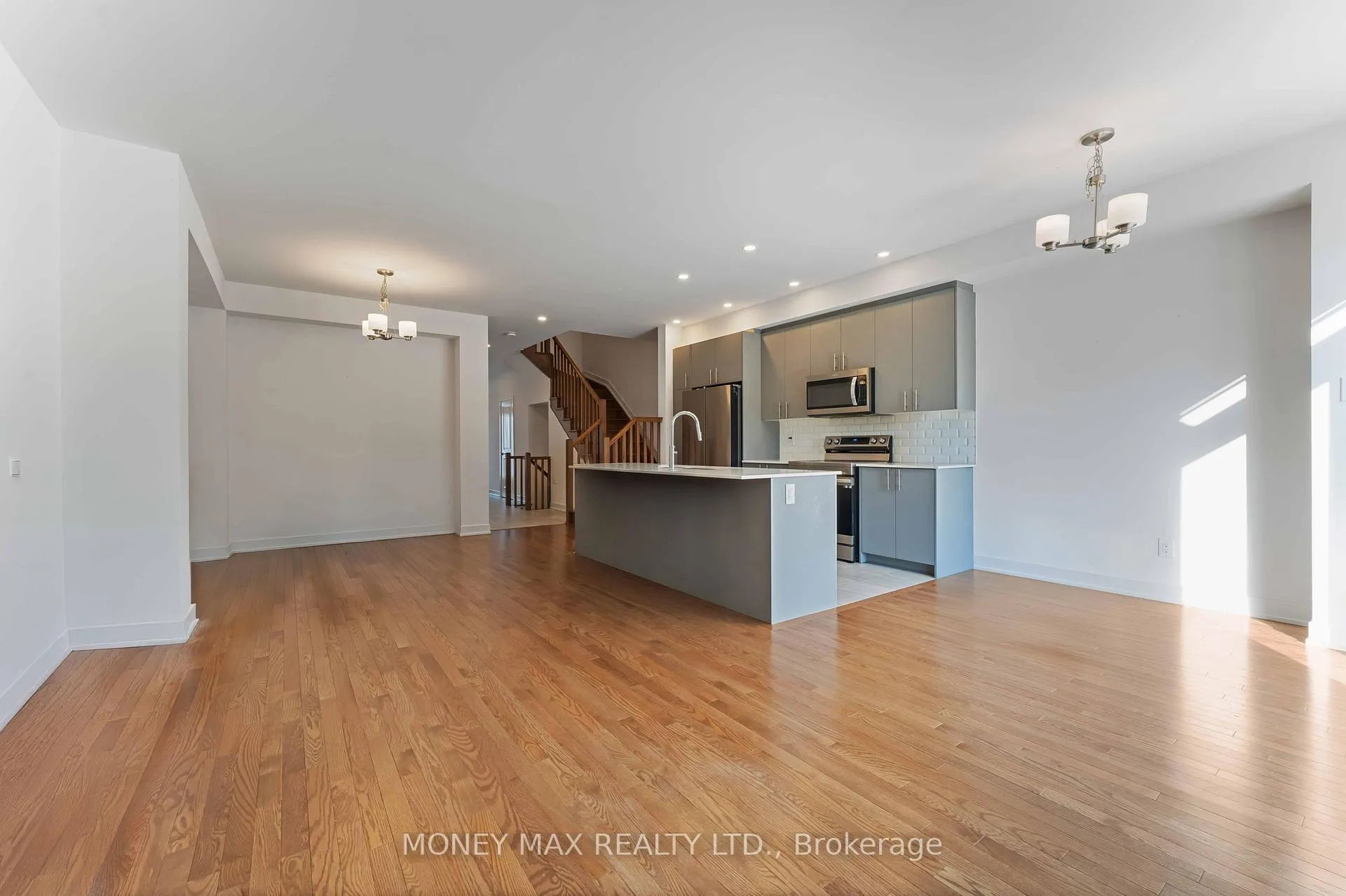 Photo 9 of 623 Knotridge Street, Ottawa, Mer Bleue/Bradley Estates/Anderson Park — HOMEH