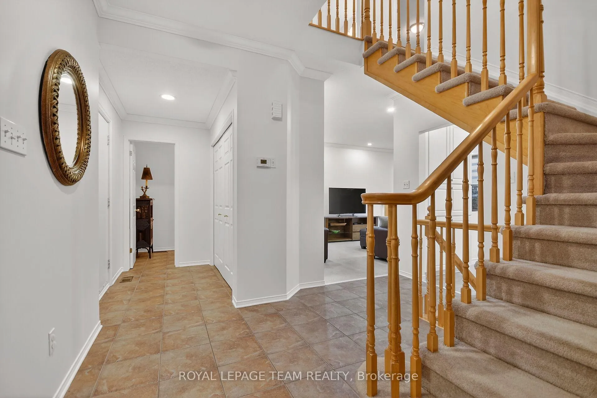 Photo 4 of 3113 Apple Hill Drive S, Ottawa, Upper Hunt Club — HOMEH