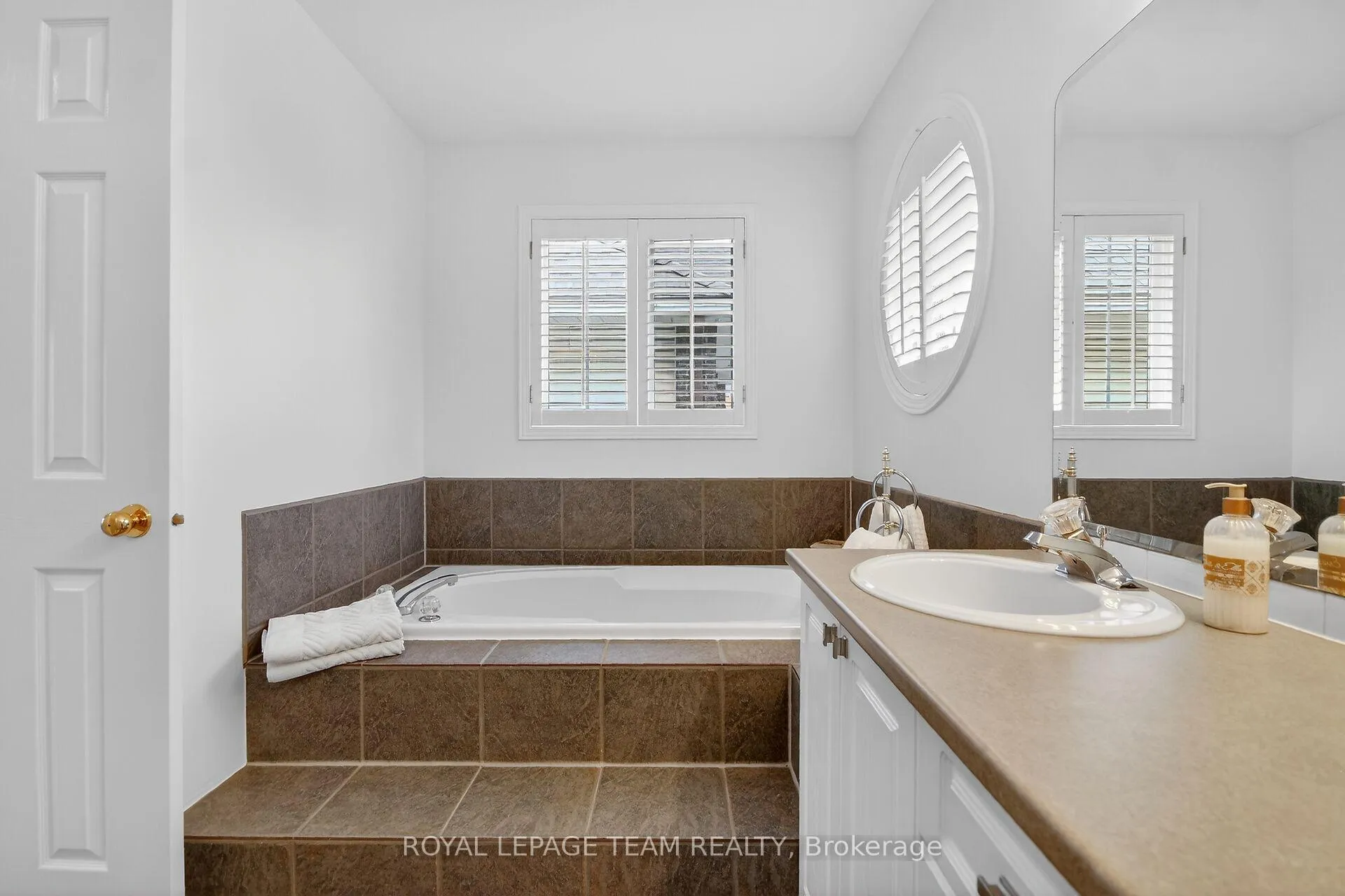 Photo 28 of 3113 Apple Hill Drive S, Ottawa, Upper Hunt Club — HOMEH