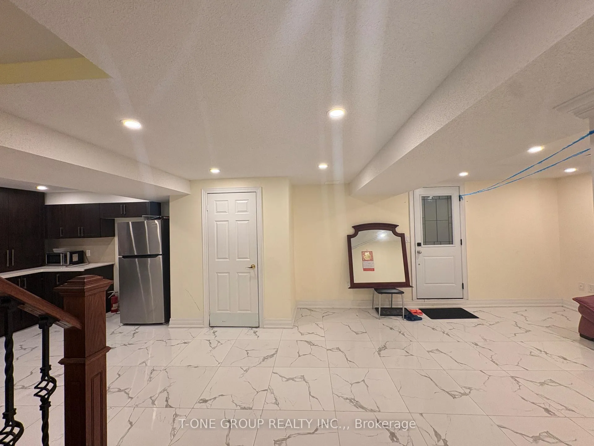 Photo 5 of 209 Highglen Avenue, Markham, Milliken Mills East — HOMEH