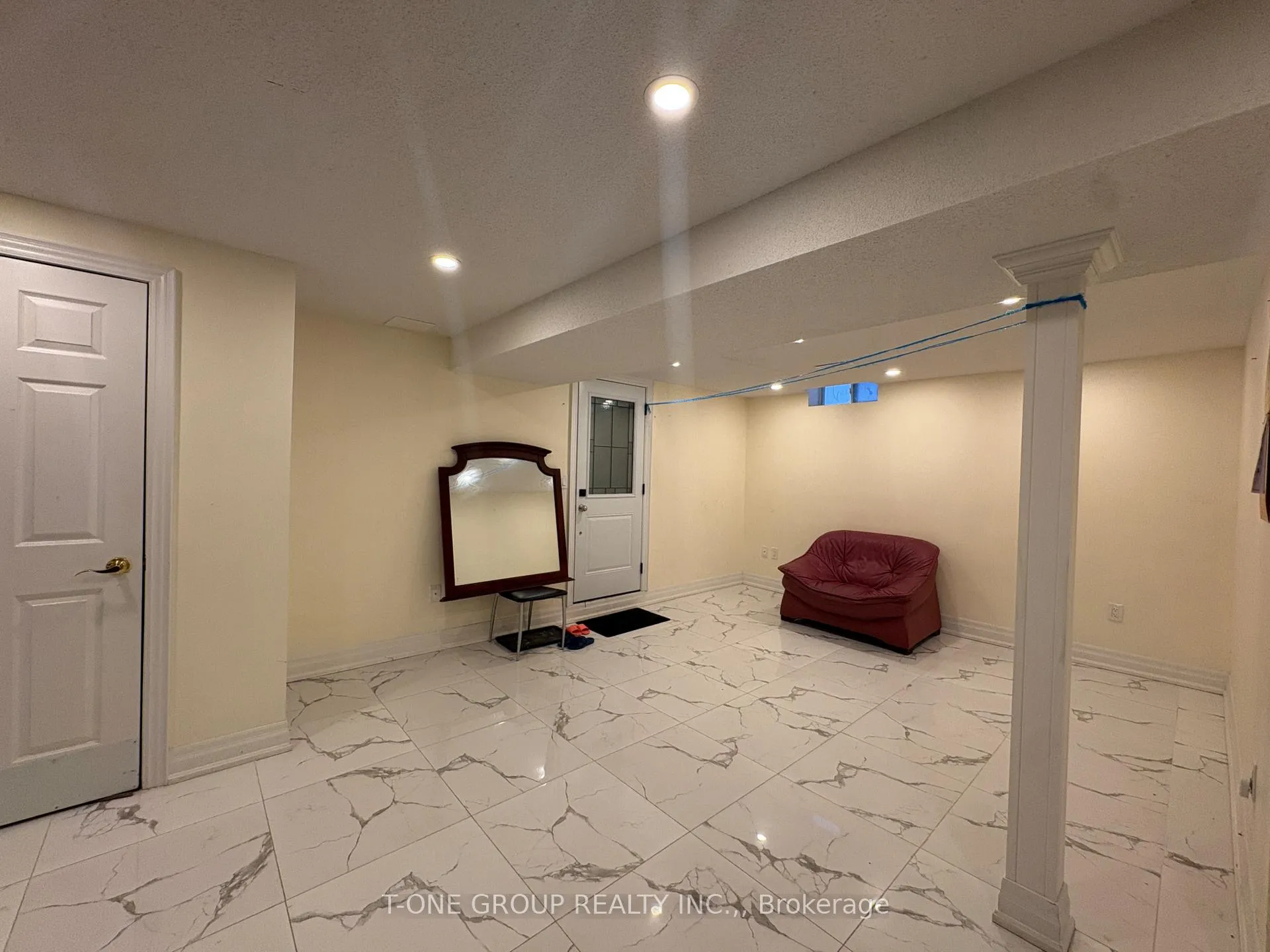 Photo 6 of 209 Highglen Avenue, Markham, Milliken Mills East — HOMEH