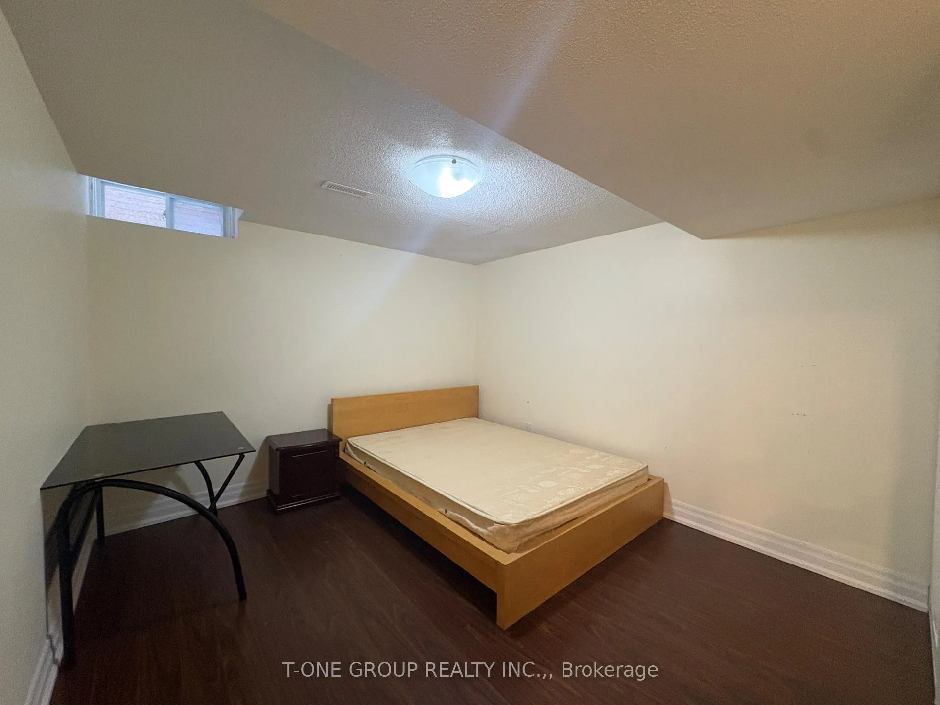 Photo 8 of 209 Highglen Avenue, Markham, Milliken Mills East — HOMEH