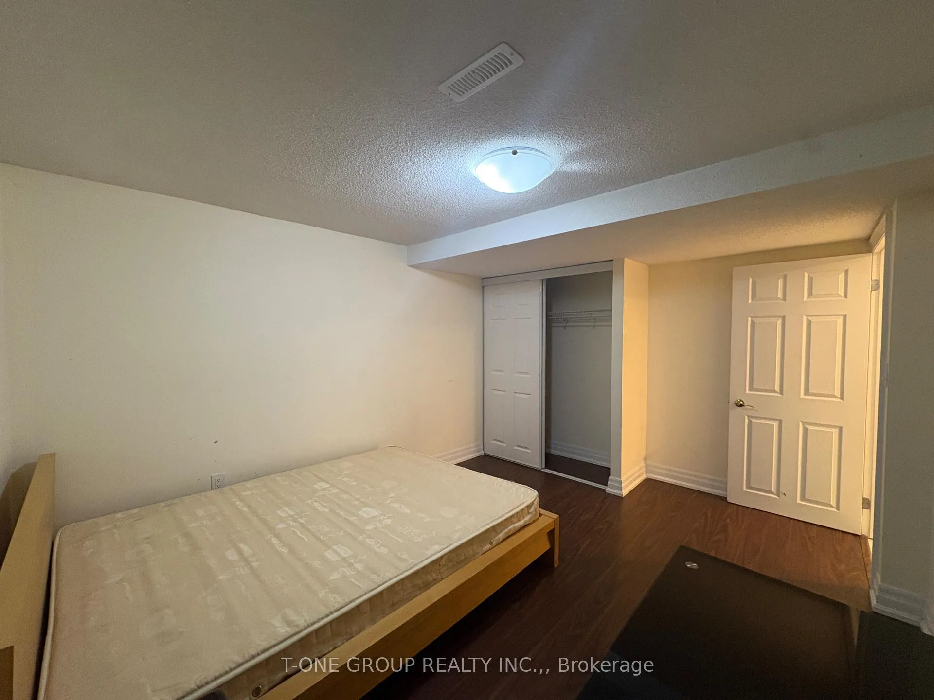 Photo 9 of 209 Highglen Avenue, Markham, Milliken Mills East — HOMEH