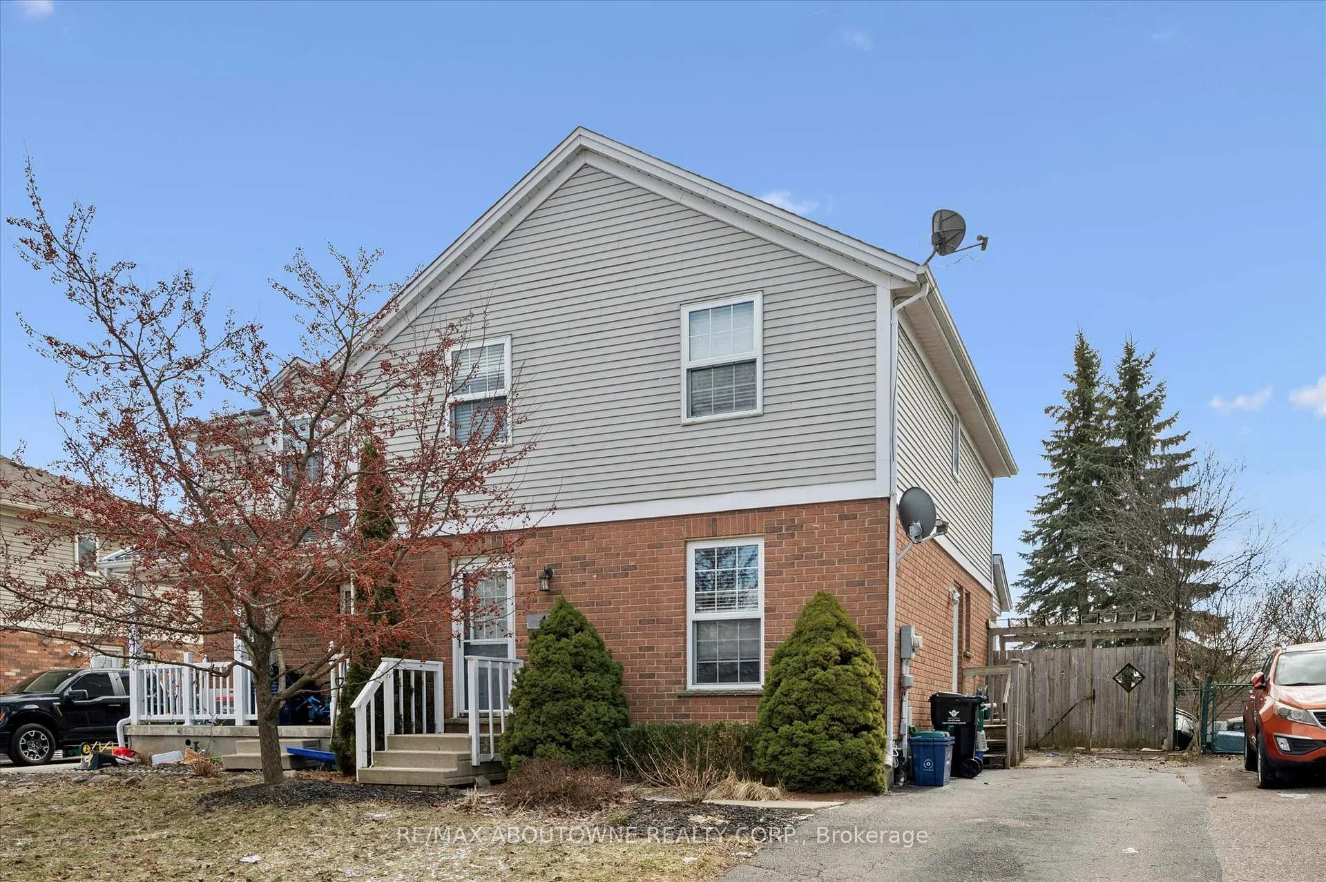 Photo 1 of 427 Bankside Crescent, Kitchener — HOMEH
