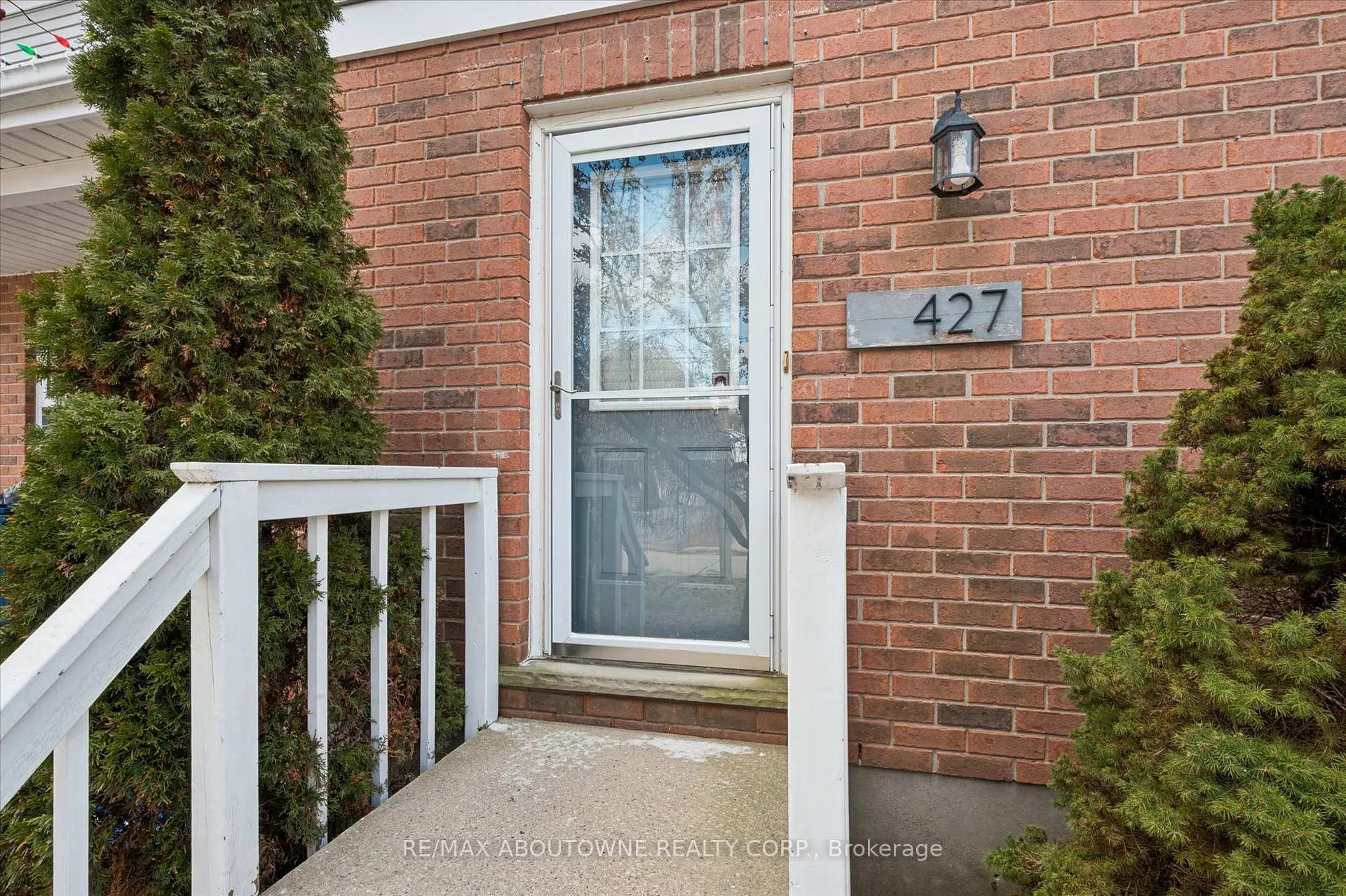 Photo 2 of 427 Bankside Crescent, Kitchener — HOMEH