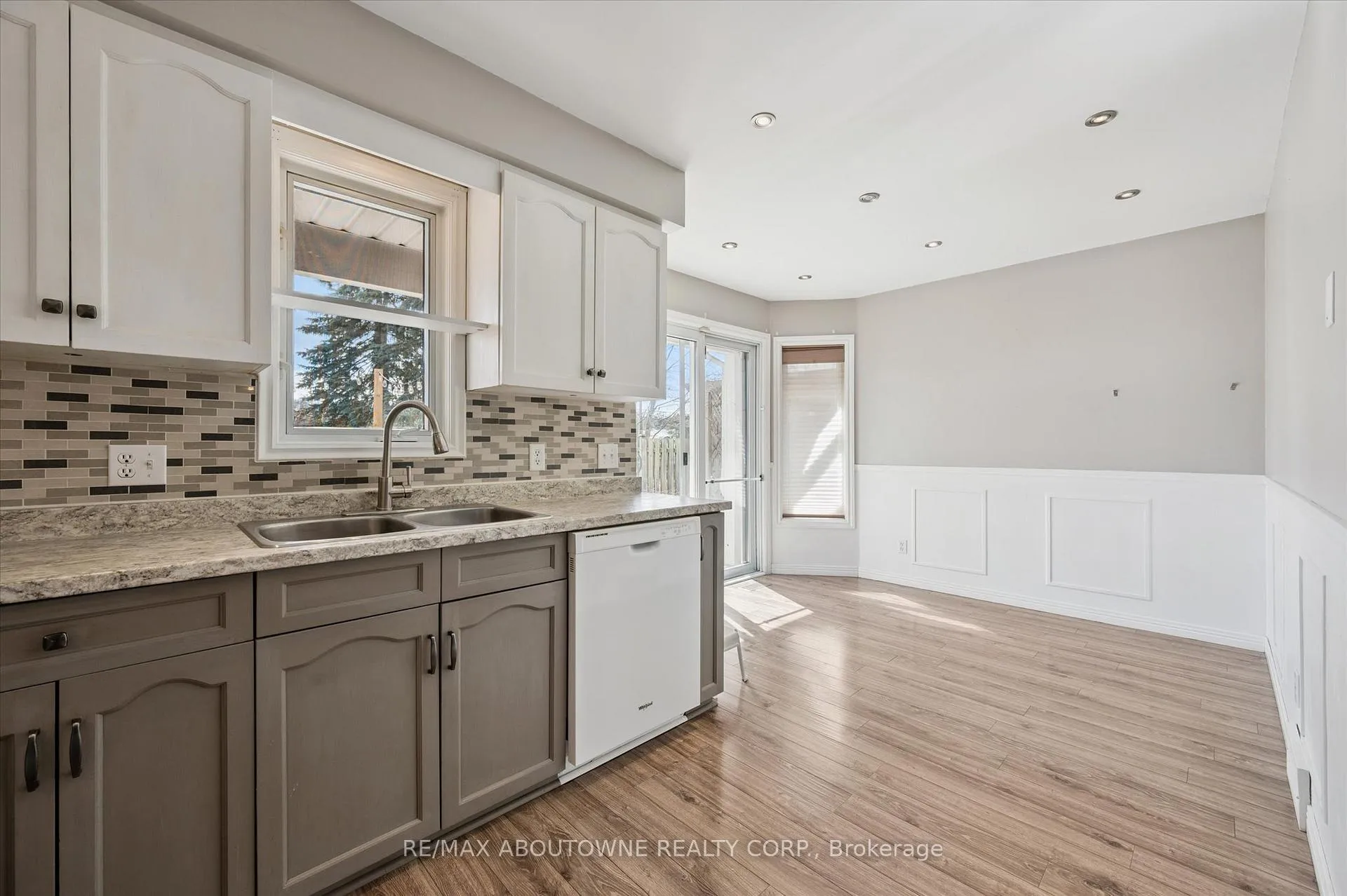 Photo 10 of 427 Bankside Crescent, Kitchener — HOMEH