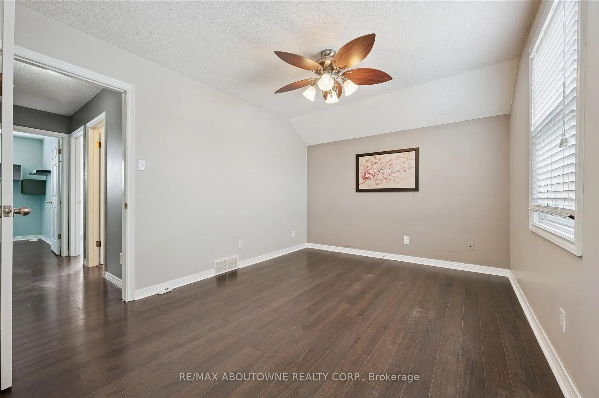 Photo 12 of 427 Bankside Crescent, Kitchener — HOMEH
