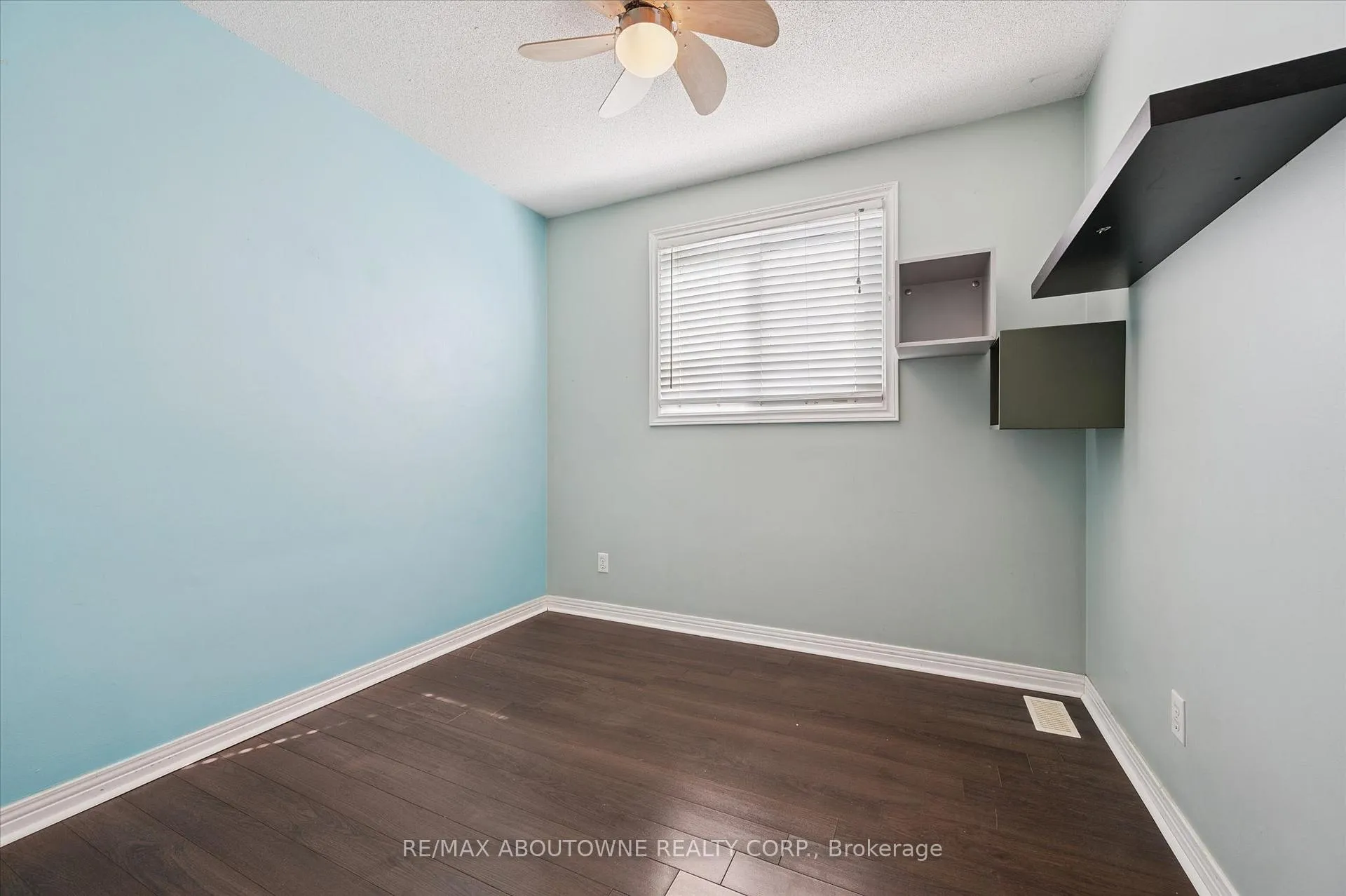 Photo 14 of 427 Bankside Crescent, Kitchener — HOMEH