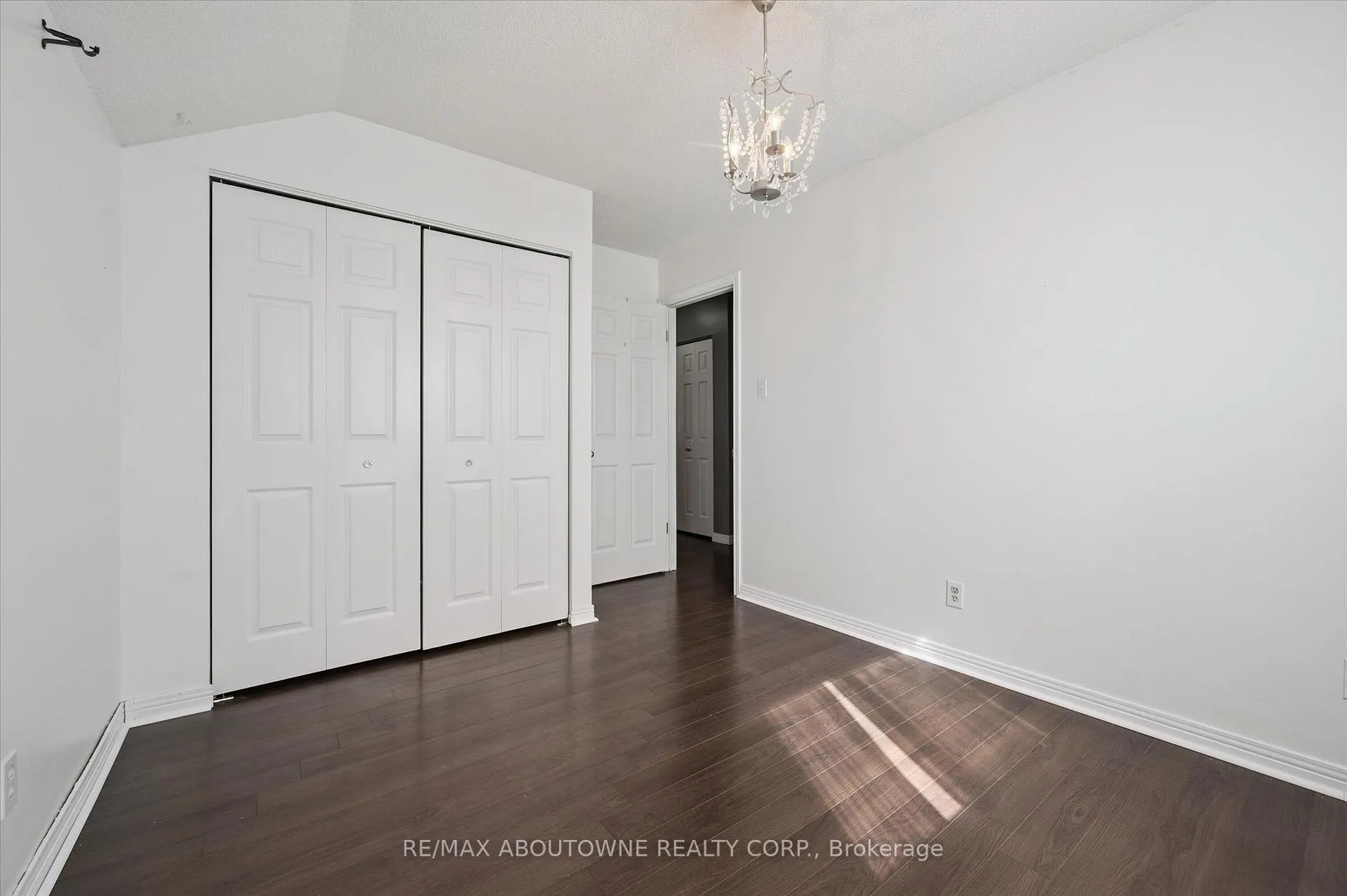 Photo 17 of 427 Bankside Crescent, Kitchener — HOMEH