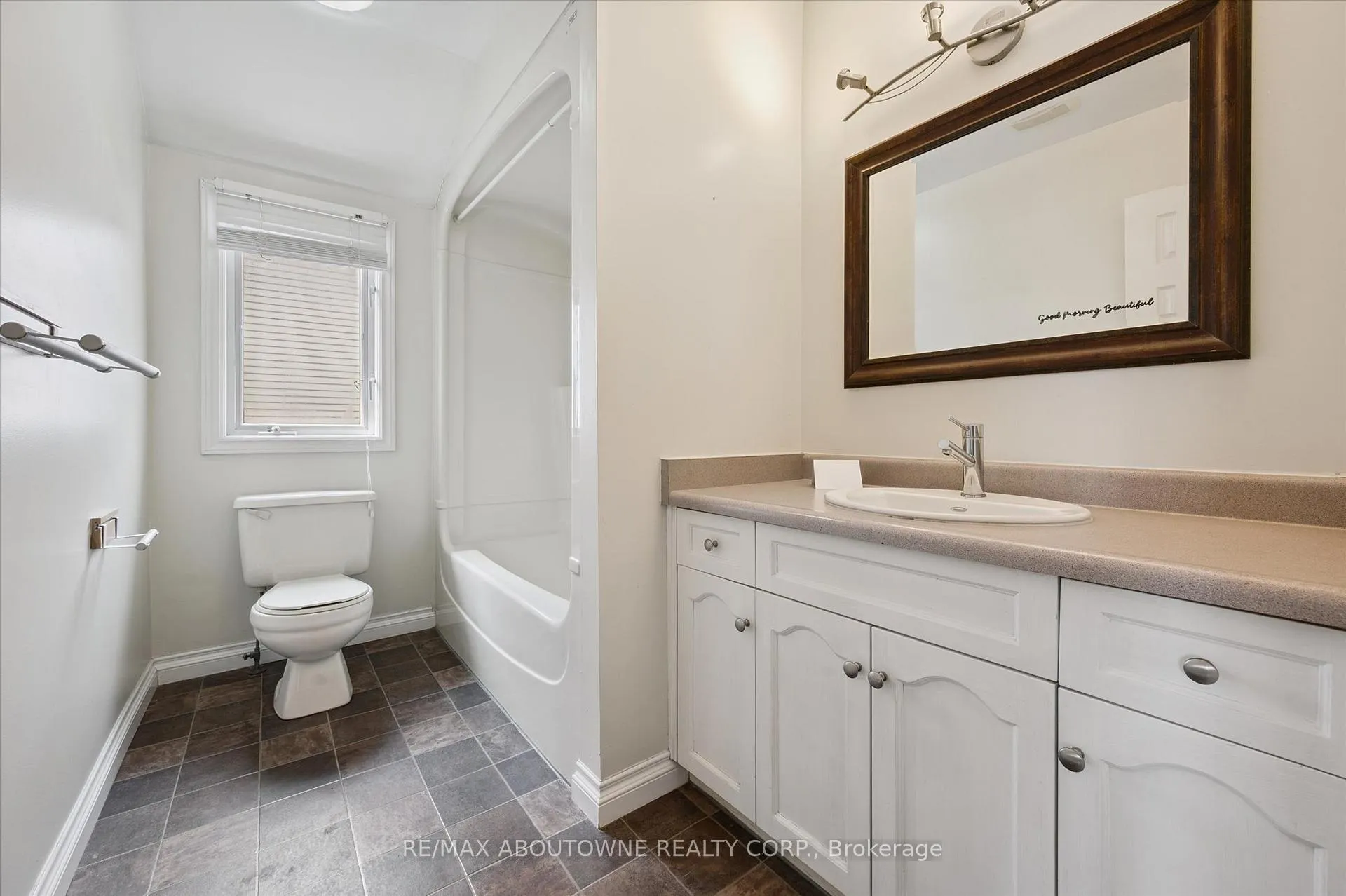 Photo 18 of 427 Bankside Crescent, Kitchener — HOMEH