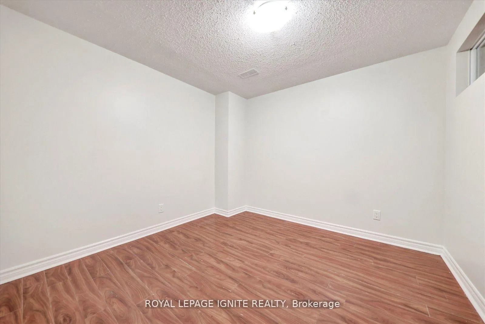 Photo 10 of Unit Bsmt, 16 Sophia Road, Markham, Middlefield — HOMEH