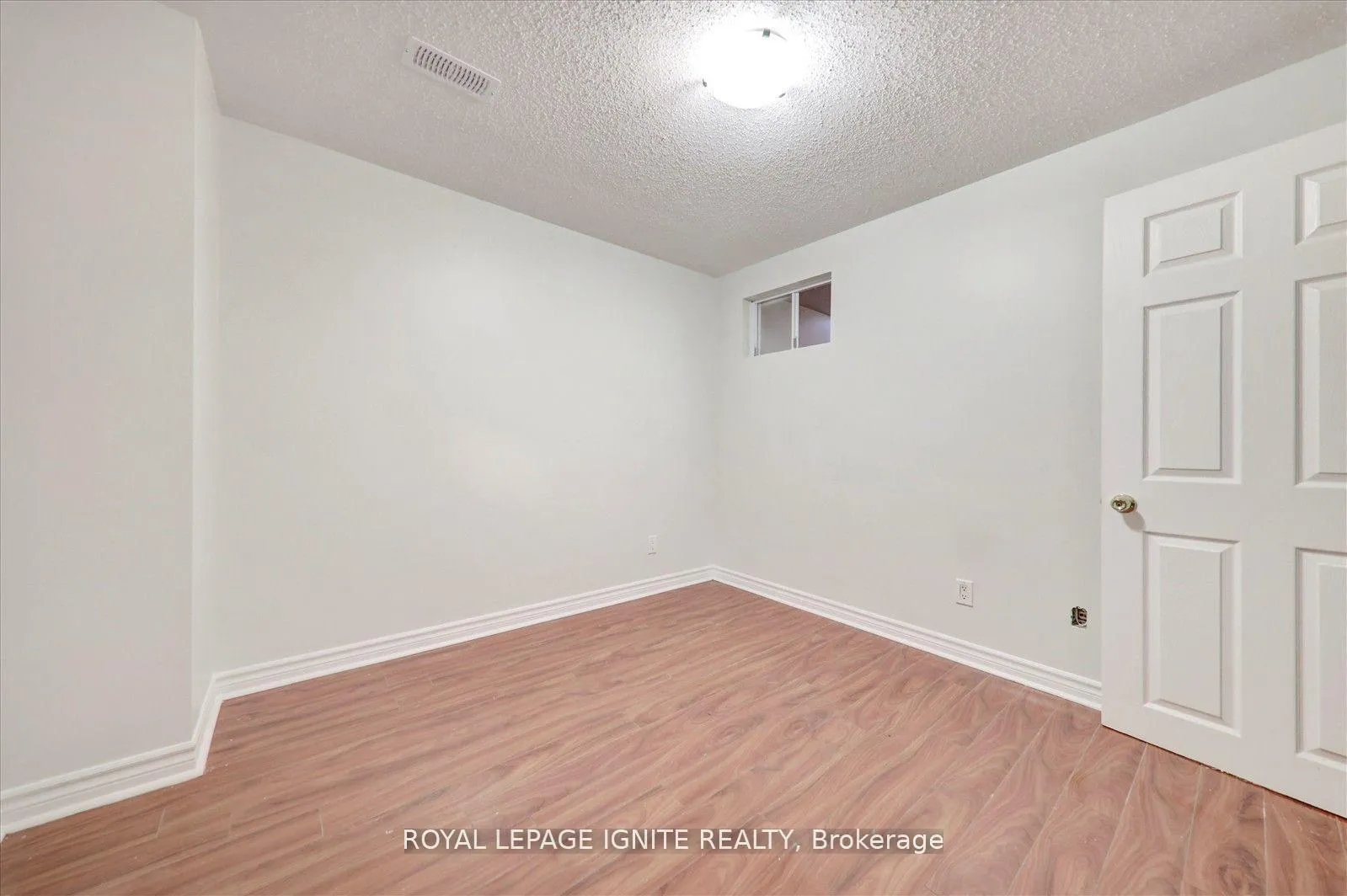 Photo 11 of Unit Bsmt, 16 Sophia Road, Markham, Middlefield — HOMEH