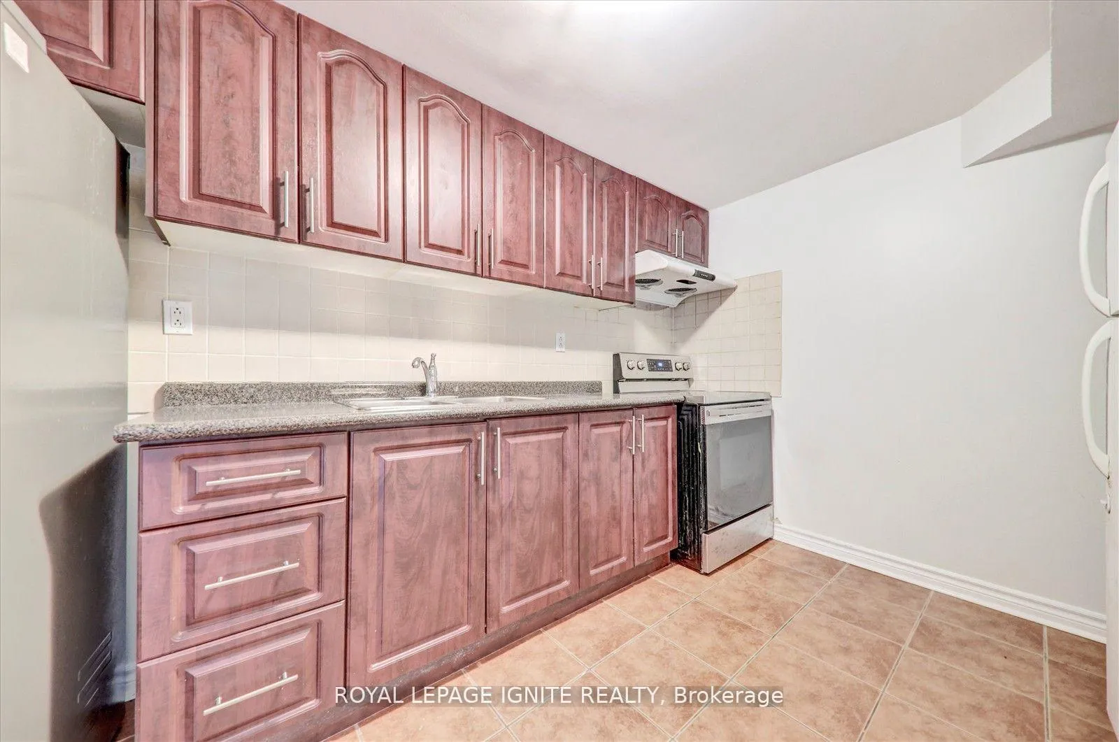 Photo 13 of Unit Bsmt, 16 Sophia Road, Markham, Middlefield — HOMEH