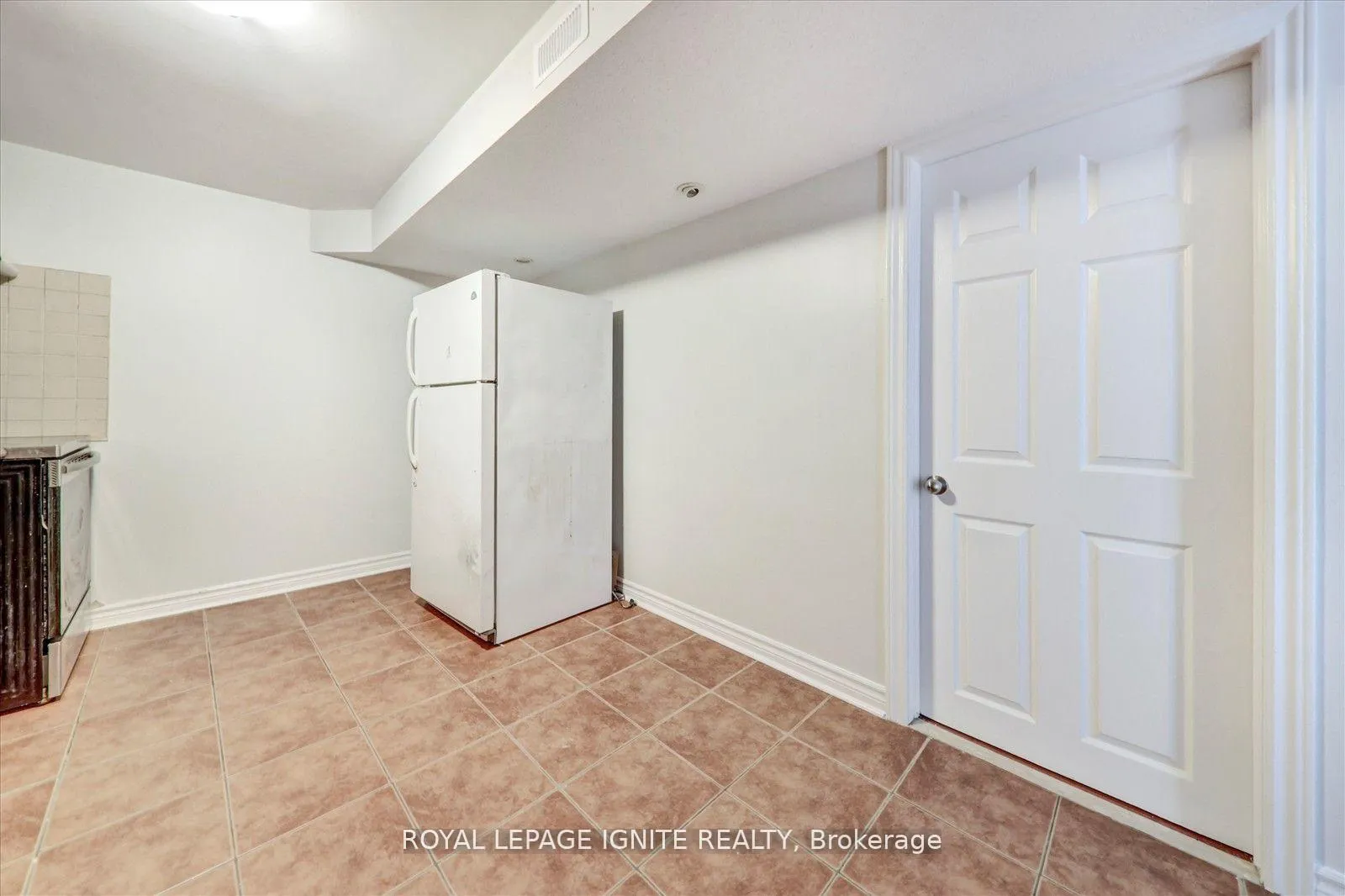Photo 14 of Unit Bsmt, 16 Sophia Road, Markham, Middlefield — HOMEH