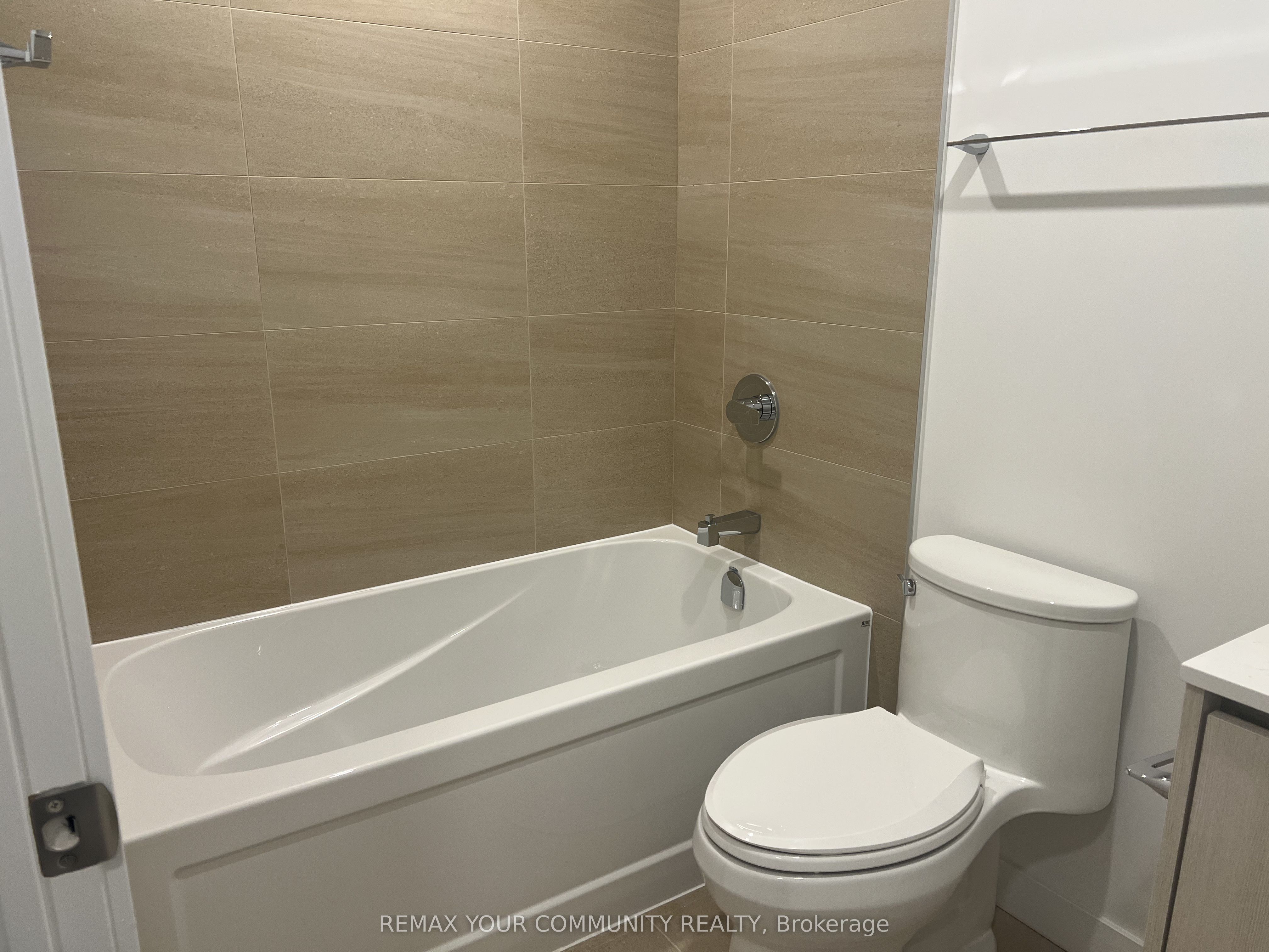Photo 3 of Unit 228, 8188 Yonge Street, Vaughan, Uplands — HOMEH