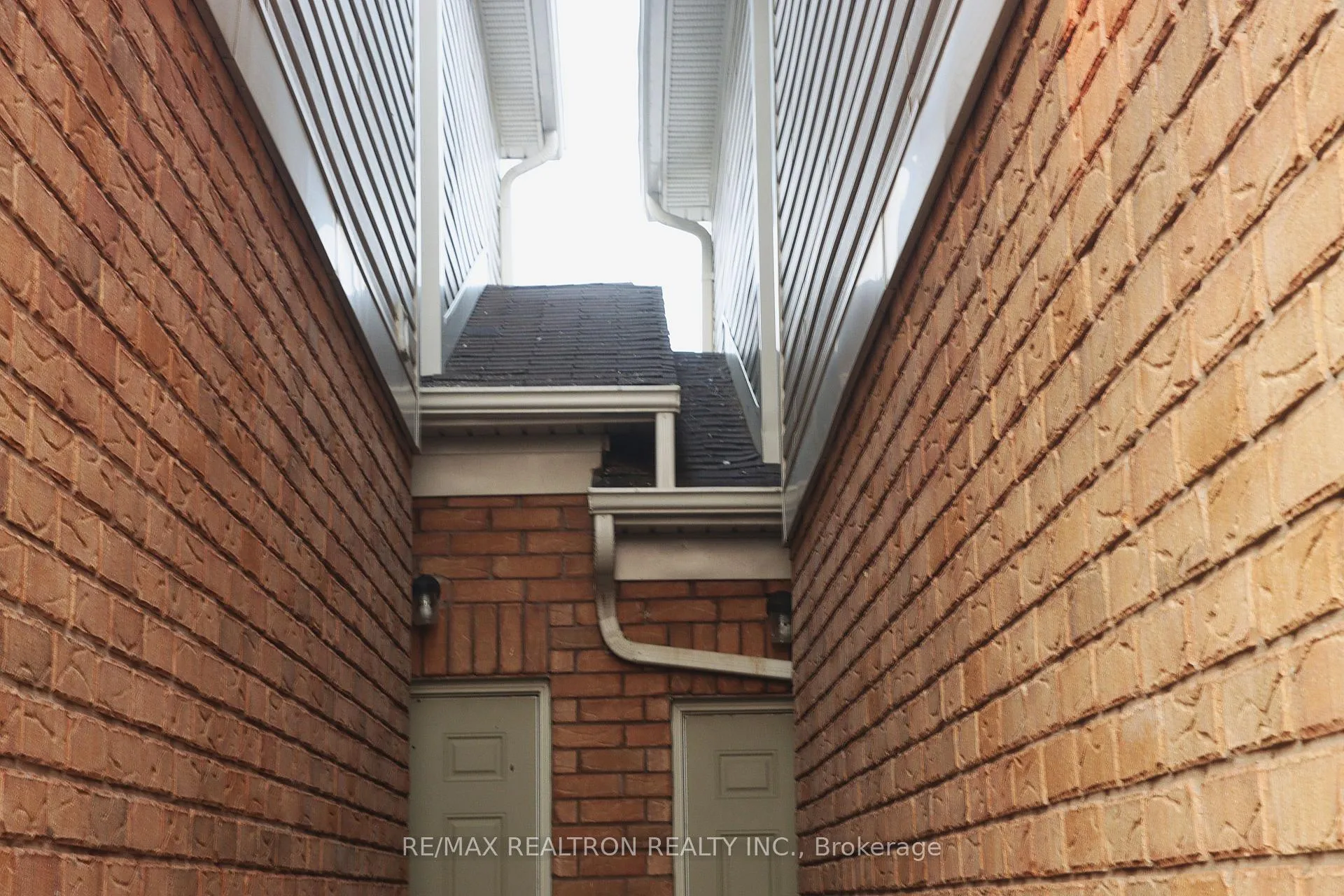 Photo 29 of 70 Commonwealth Road, Barrie, Innis-Shore — HOMEH