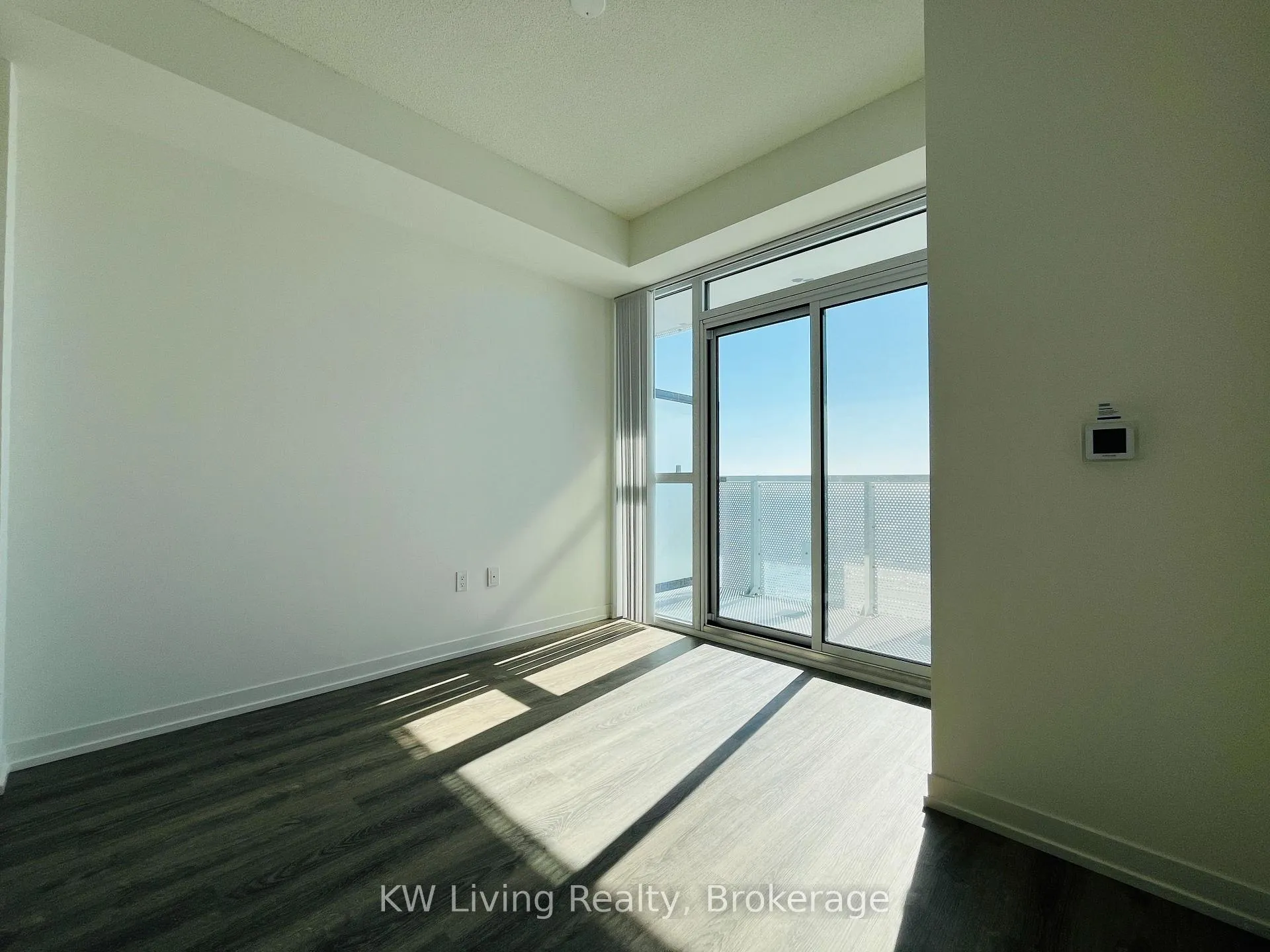 Photo 5 of Unit 5911, 8 Interchange Way, Vaughan, Vaughan Corporate Centre — HOMEH