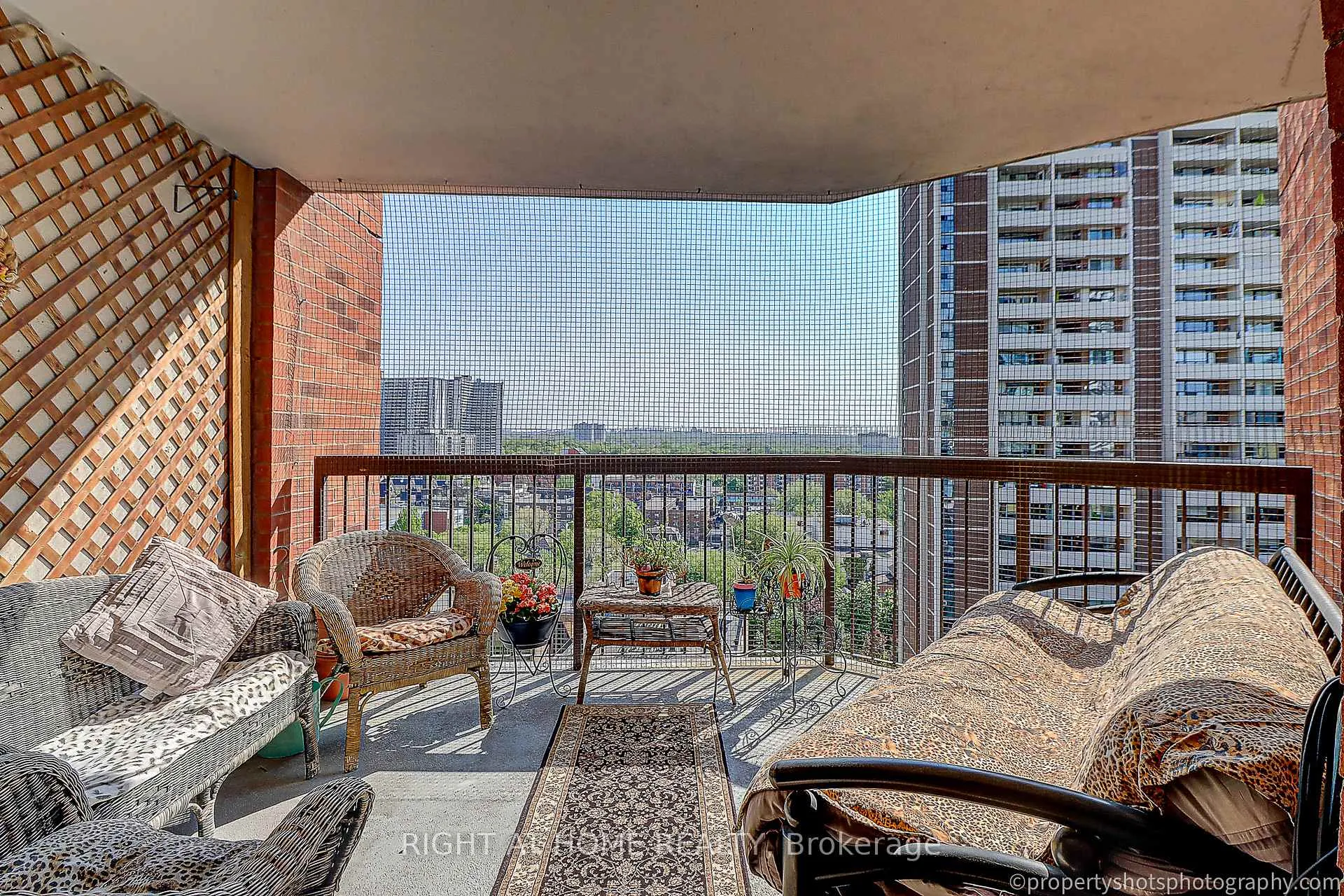 Photo 13 of Unit 1703, 77 Maitland Place, Toronto, Cabbagetown-South St. James Town — HOMEH