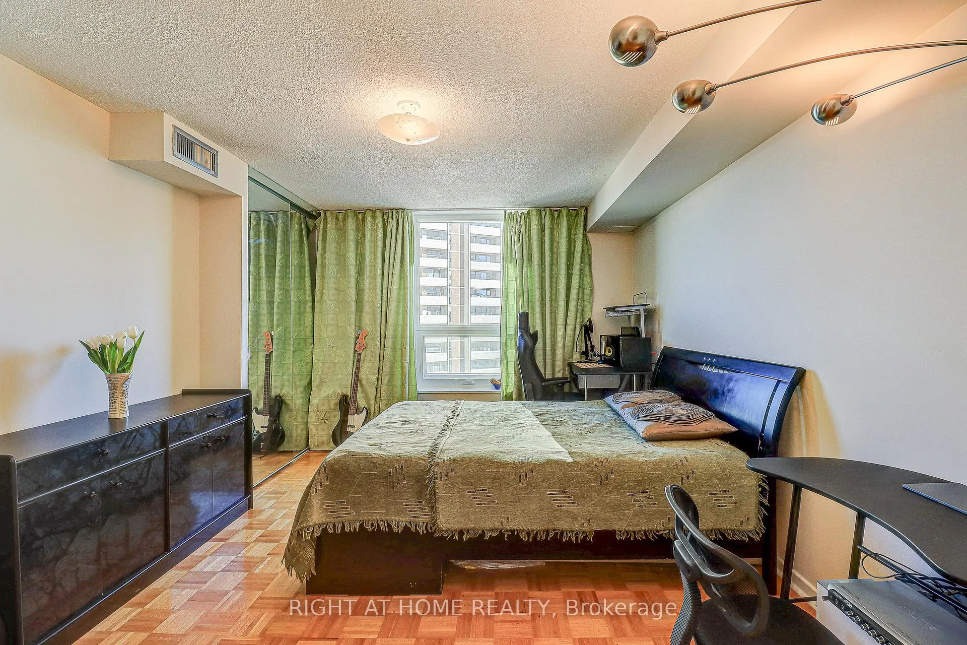 Photo 14 of Unit 1703, 77 Maitland Place, Toronto, Cabbagetown-South St. James Town — HOMEH