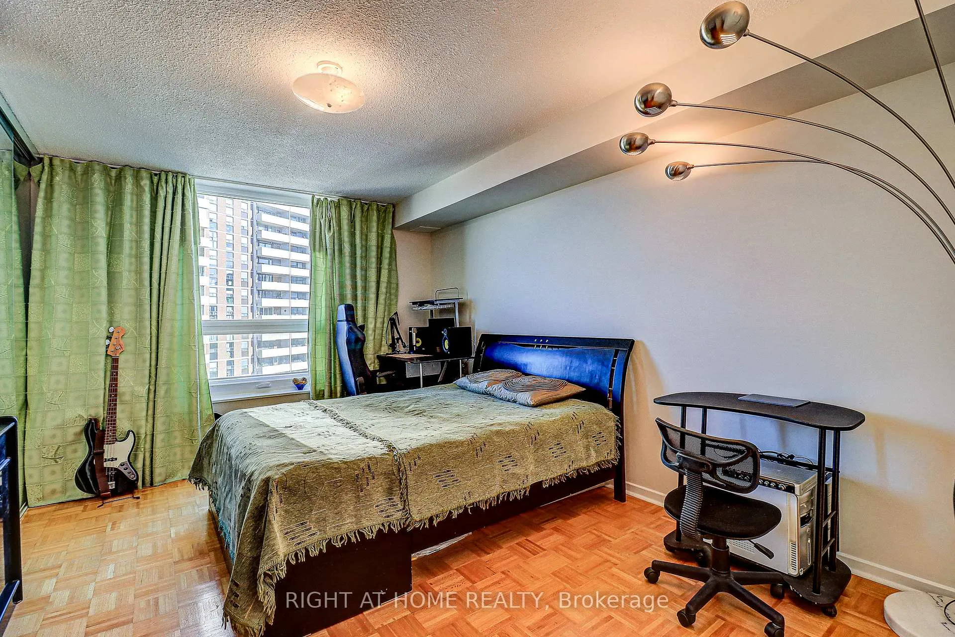Photo 15 of Unit 1703, 77 Maitland Place, Toronto, Cabbagetown-South St. James Town — HOMEH