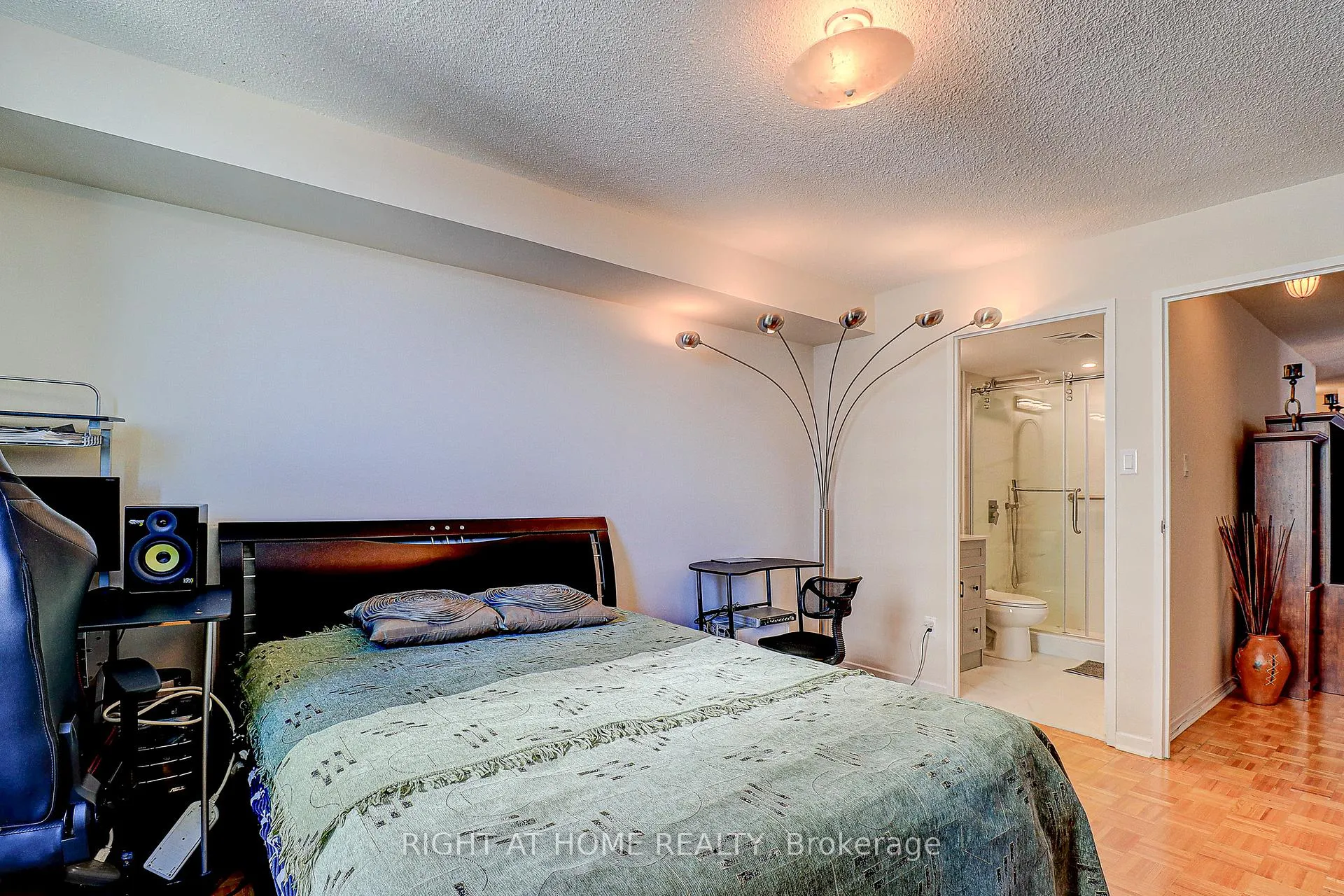 Photo 16 of Unit 1703, 77 Maitland Place, Toronto, Cabbagetown-South St. James Town — HOMEH