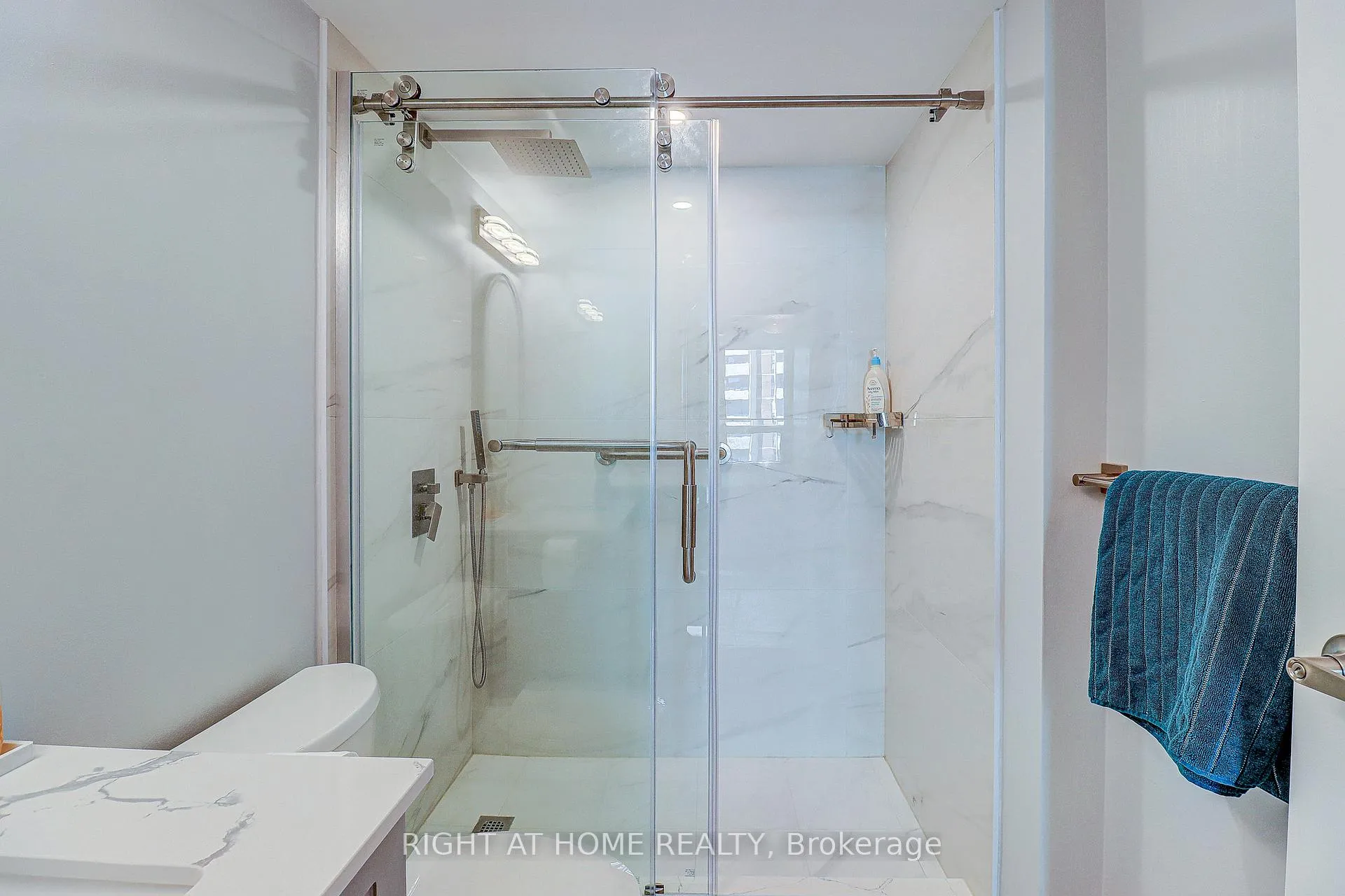 Photo 18 of Unit 1703, 77 Maitland Place, Toronto, Cabbagetown-South St. James Town — HOMEH