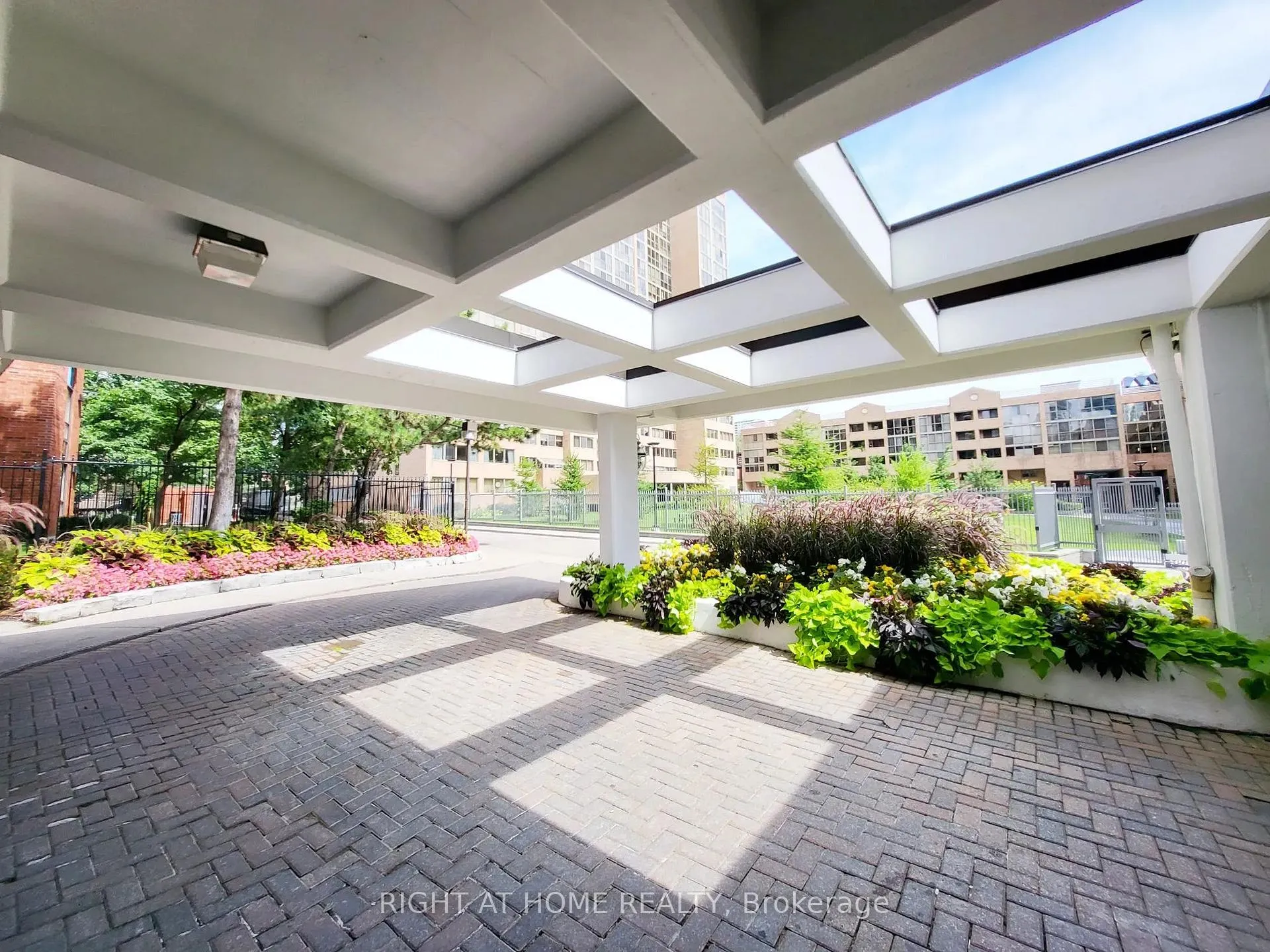 Photo 39 of Unit 1703, 77 Maitland Place, Toronto, Cabbagetown-South St. James Town — HOMEH