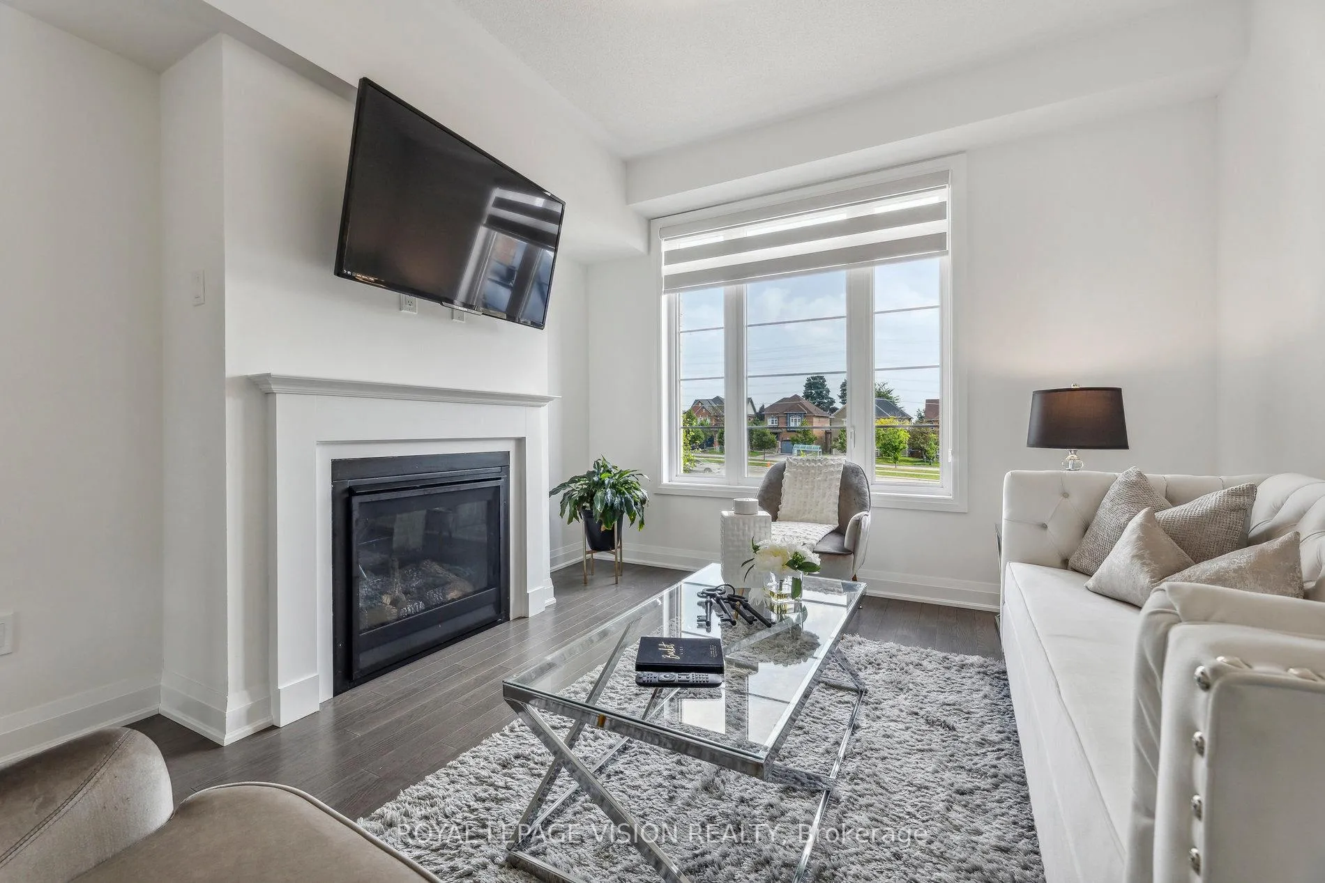 Photo 4 of 38 Elkington Crescent, Whitby, Rural Whitby — HOMEH
