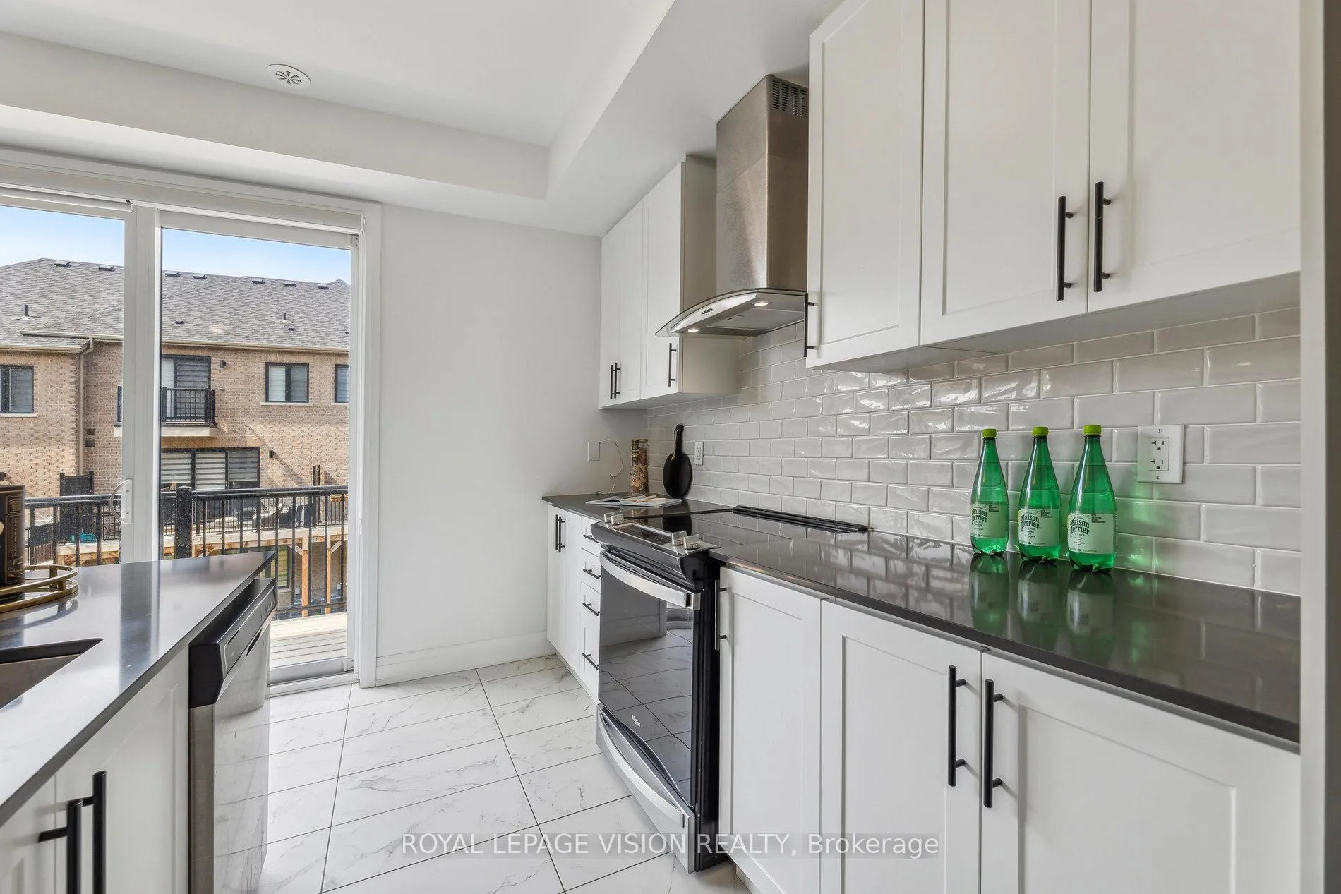 Photo 10 of 38 Elkington Crescent, Whitby, Rural Whitby — HOMEH