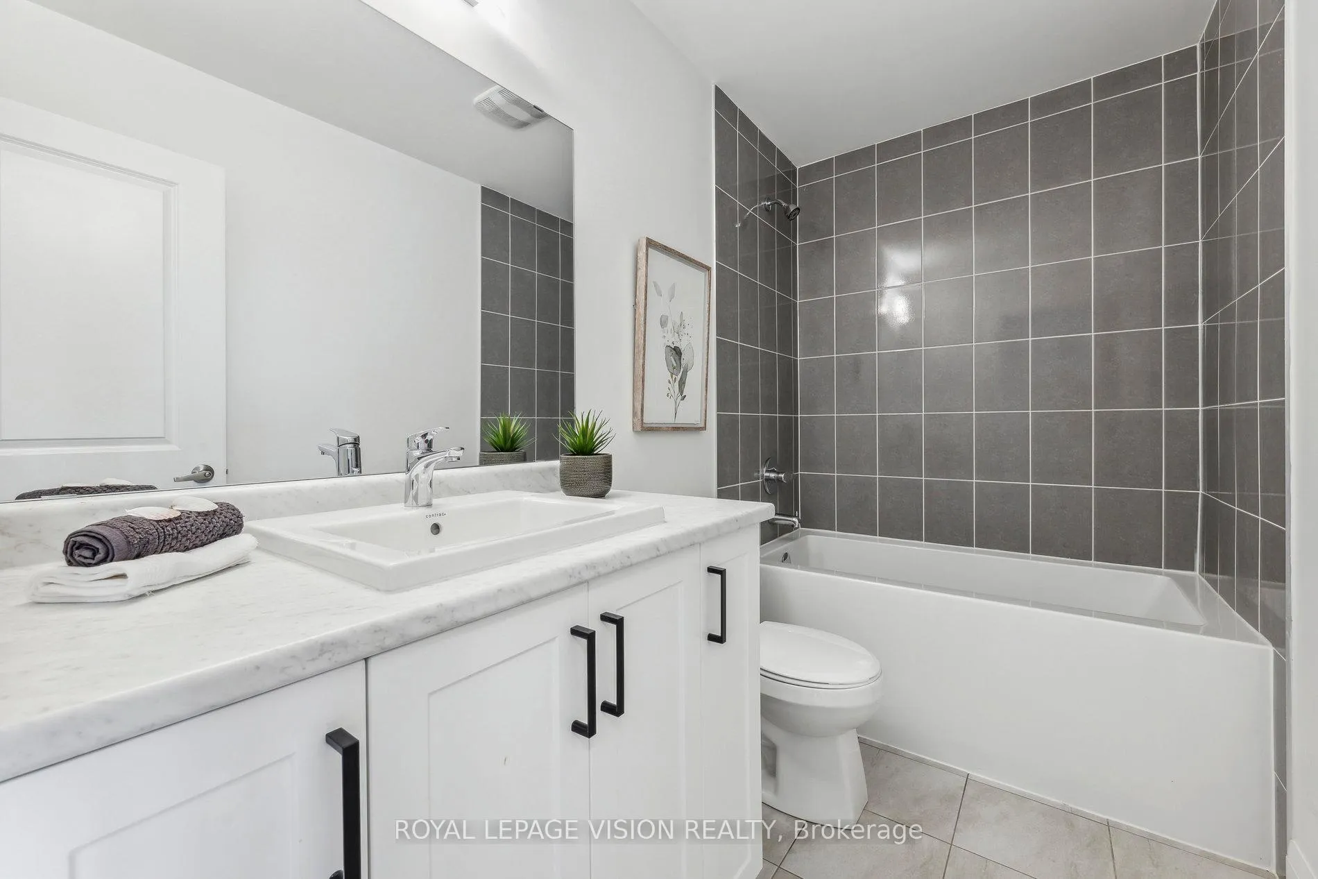 Photo 18 of 38 Elkington Crescent, Whitby, Rural Whitby — HOMEH