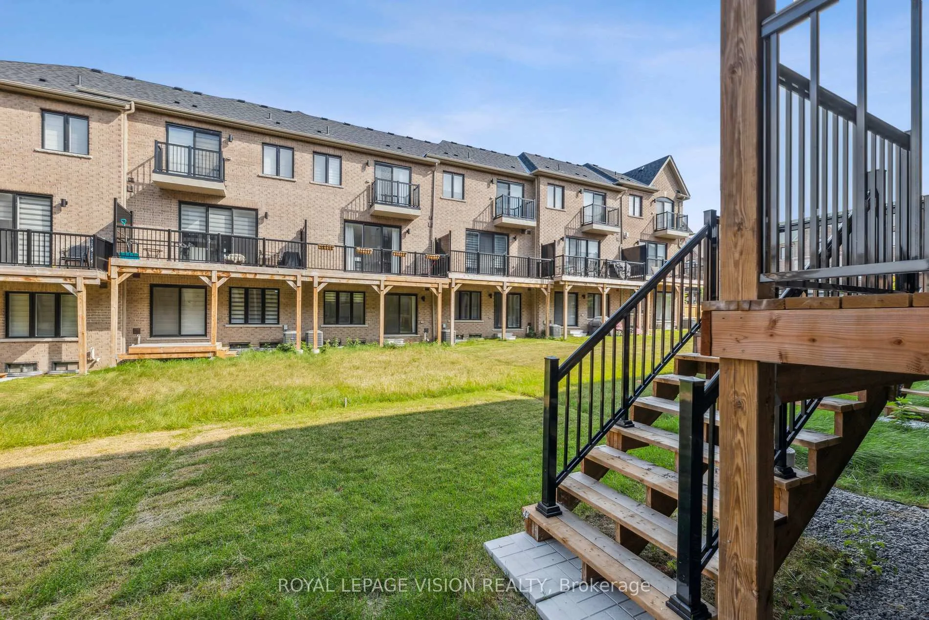 Photo 29 of 38 Elkington Crescent, Whitby, Rural Whitby — HOMEH