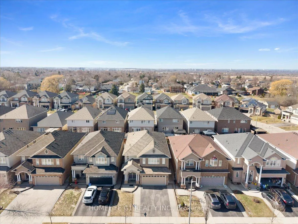 Photo 41 of 16 Weathering Heights, Hamilton, Stoney Creek — HOMEH