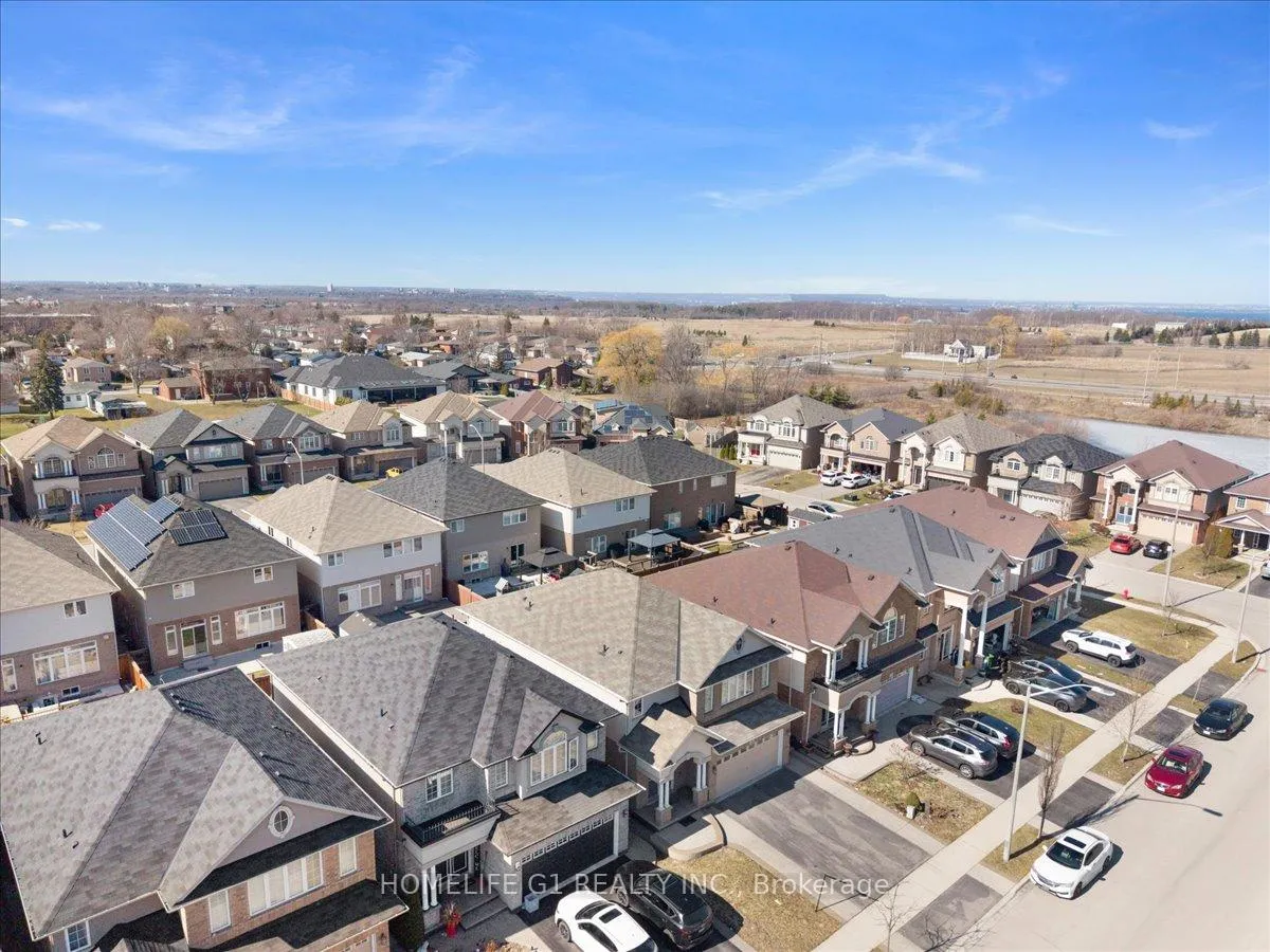 Photo 42 of 16 Weathering Heights, Hamilton, Stoney Creek — HOMEH