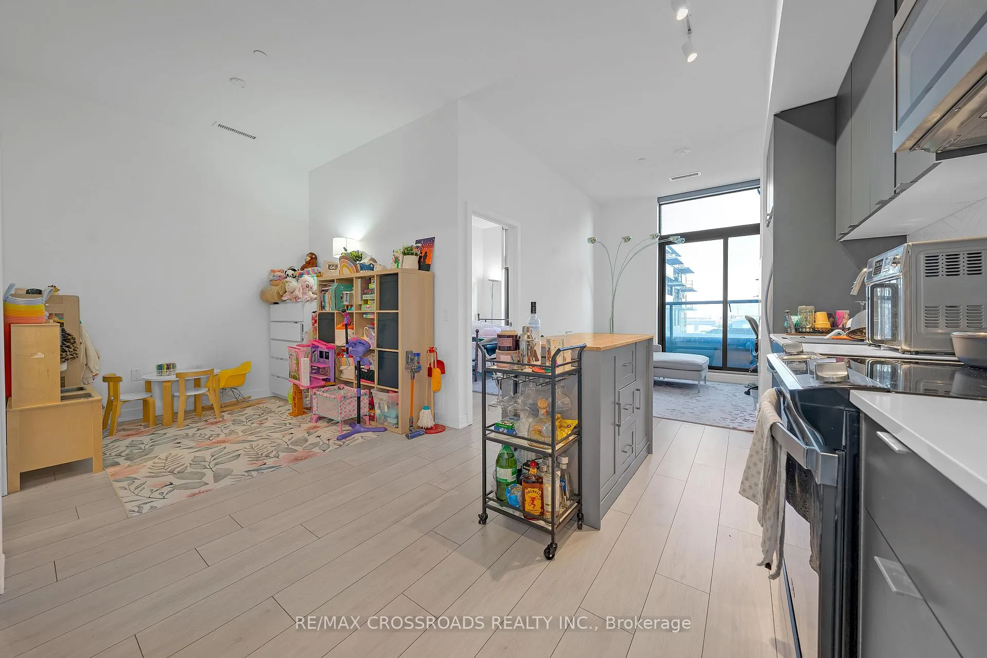 Photo 6 of Unit 202, 1606 Charles Street, Whitby, Port Whitby — HOMEH