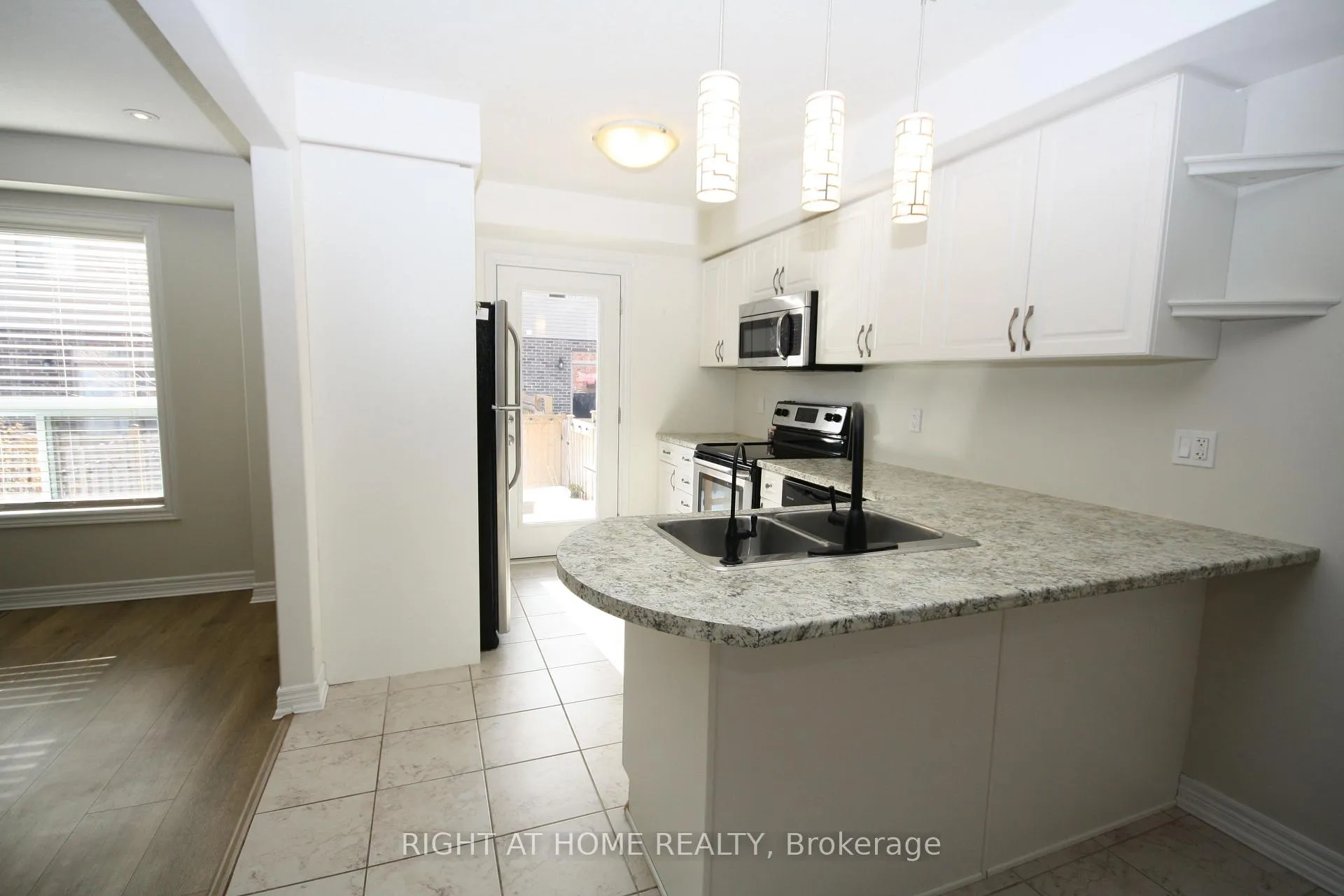 Photo 7 of 1039 Cook Drive, Midland — HOMEH