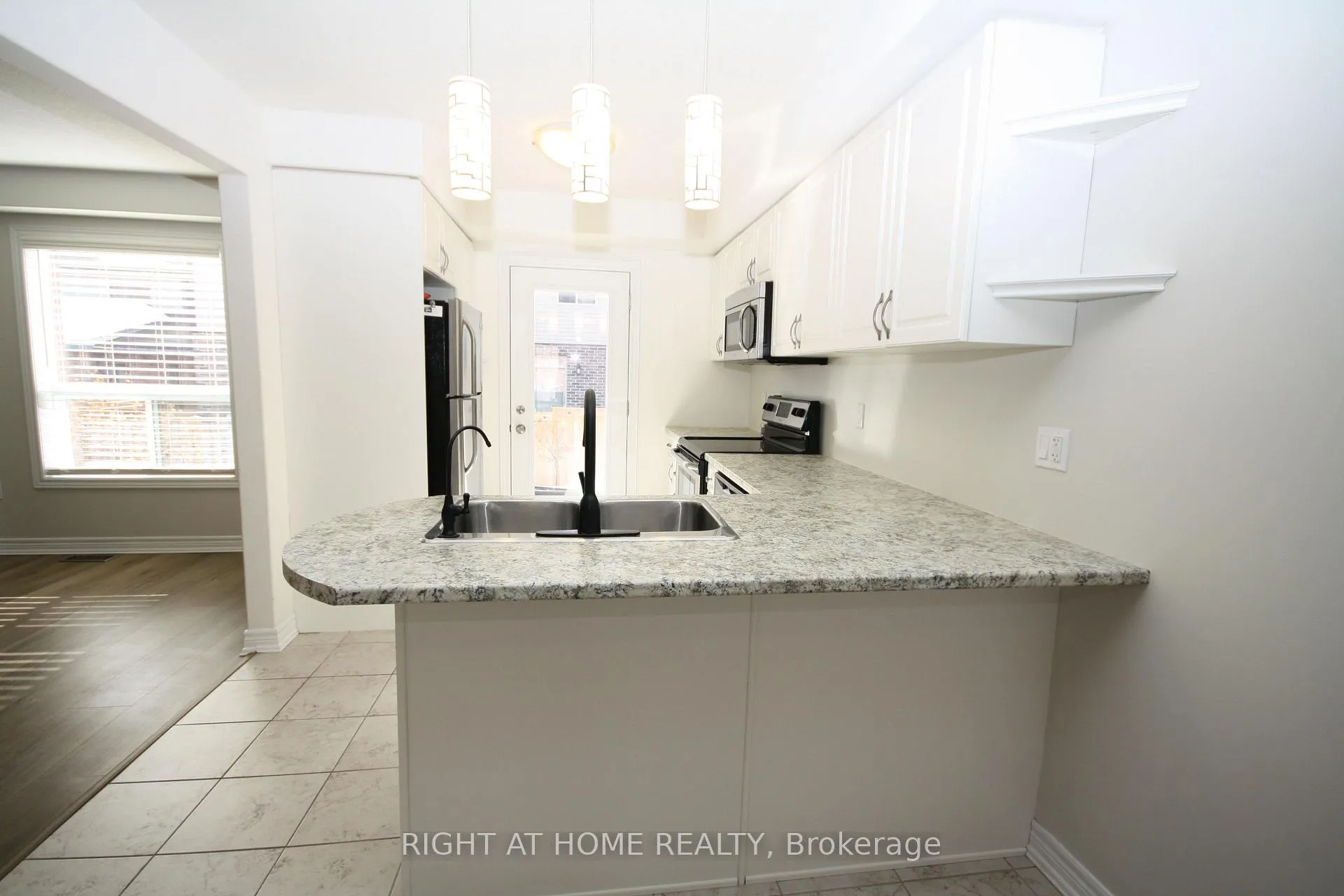 Photo 8 of 1039 Cook Drive, Midland — HOMEH