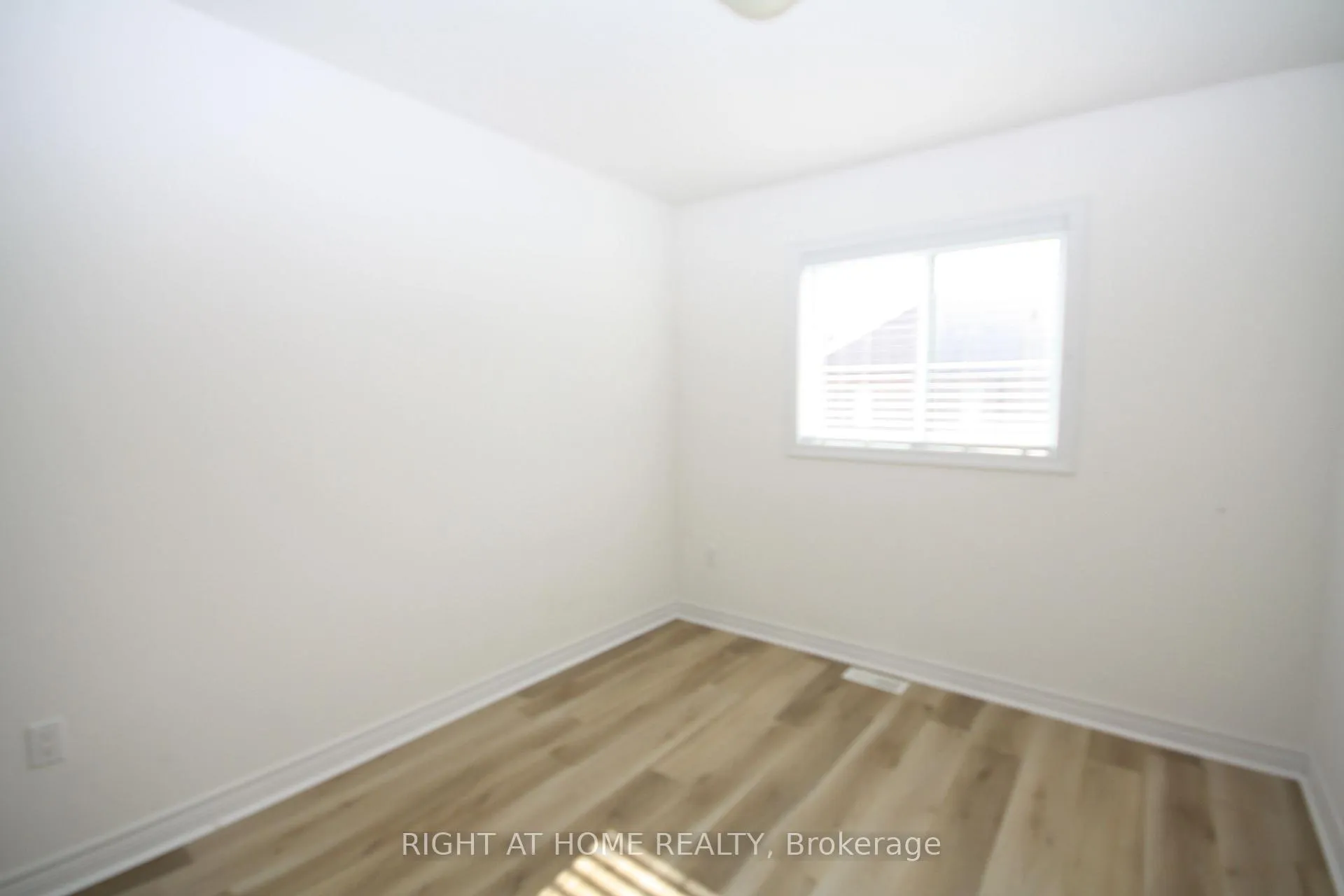 Photo 15 of 1039 Cook Drive, Midland — HOMEH
