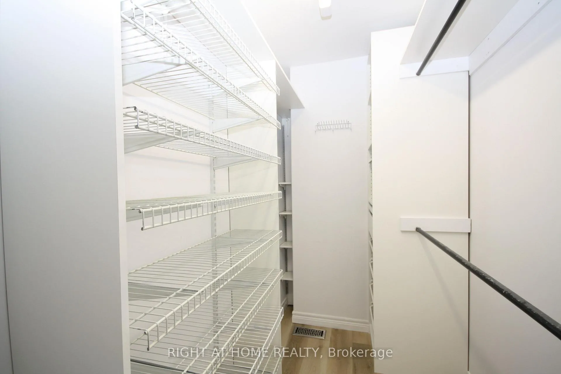 Photo 28 of 1039 Cook Drive, Midland — HOMEH