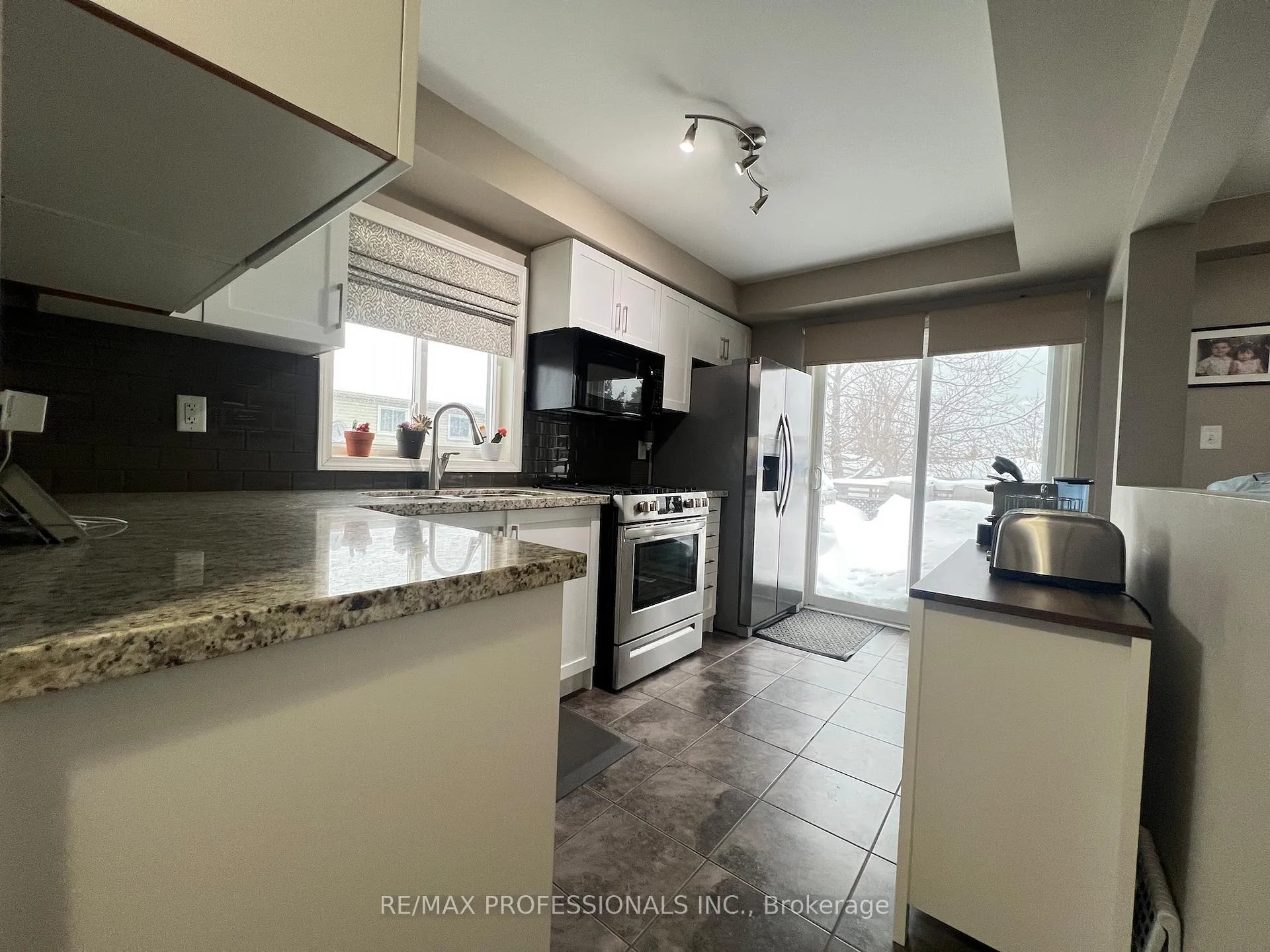 Photo 9 of 56 Beacon Road, Barrie, Holly — HOMEH