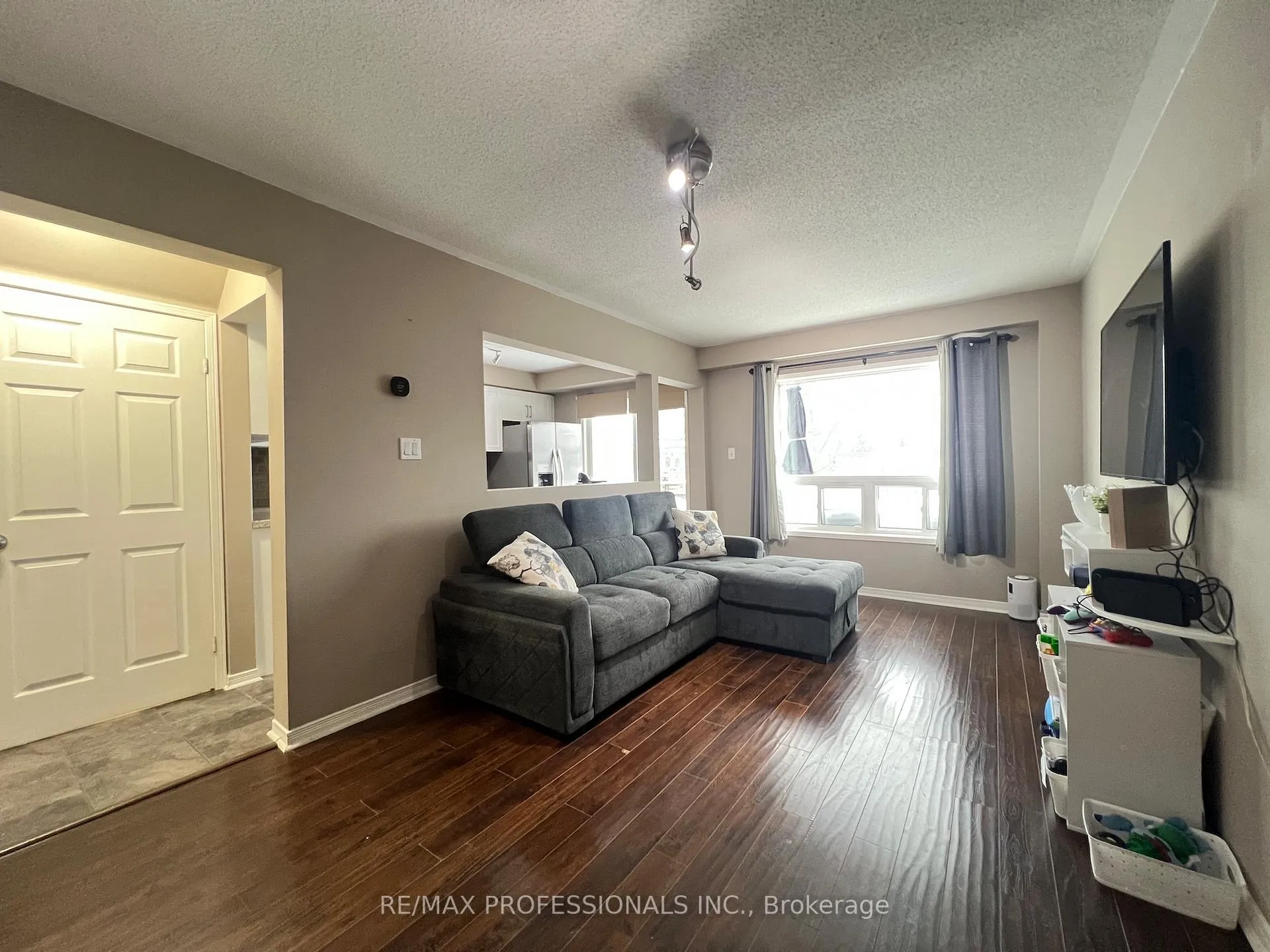Photo 16 of 56 Beacon Road, Barrie, Holly — HOMEH