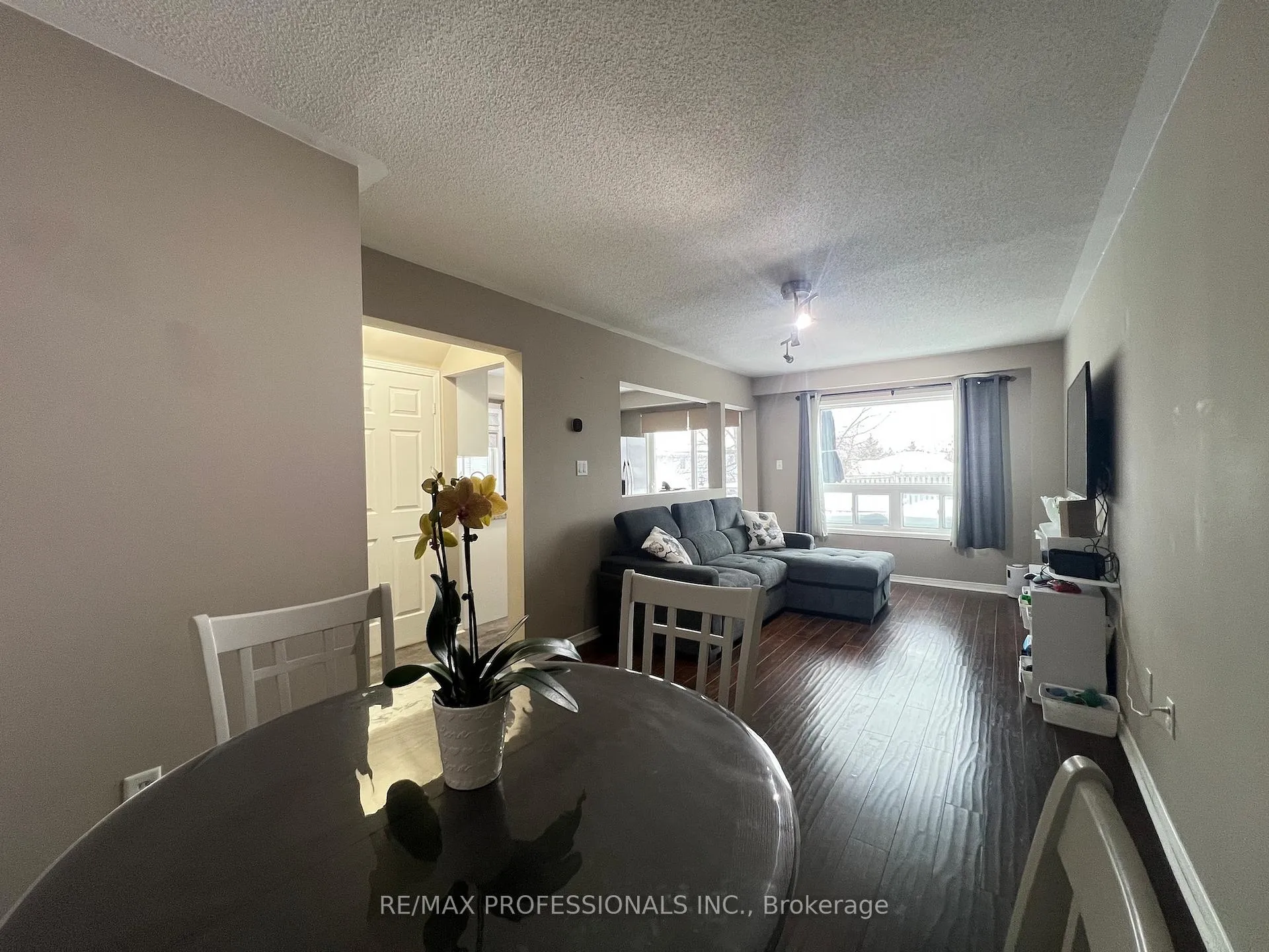 Photo 17 of 56 Beacon Road, Barrie, Holly — HOMEH