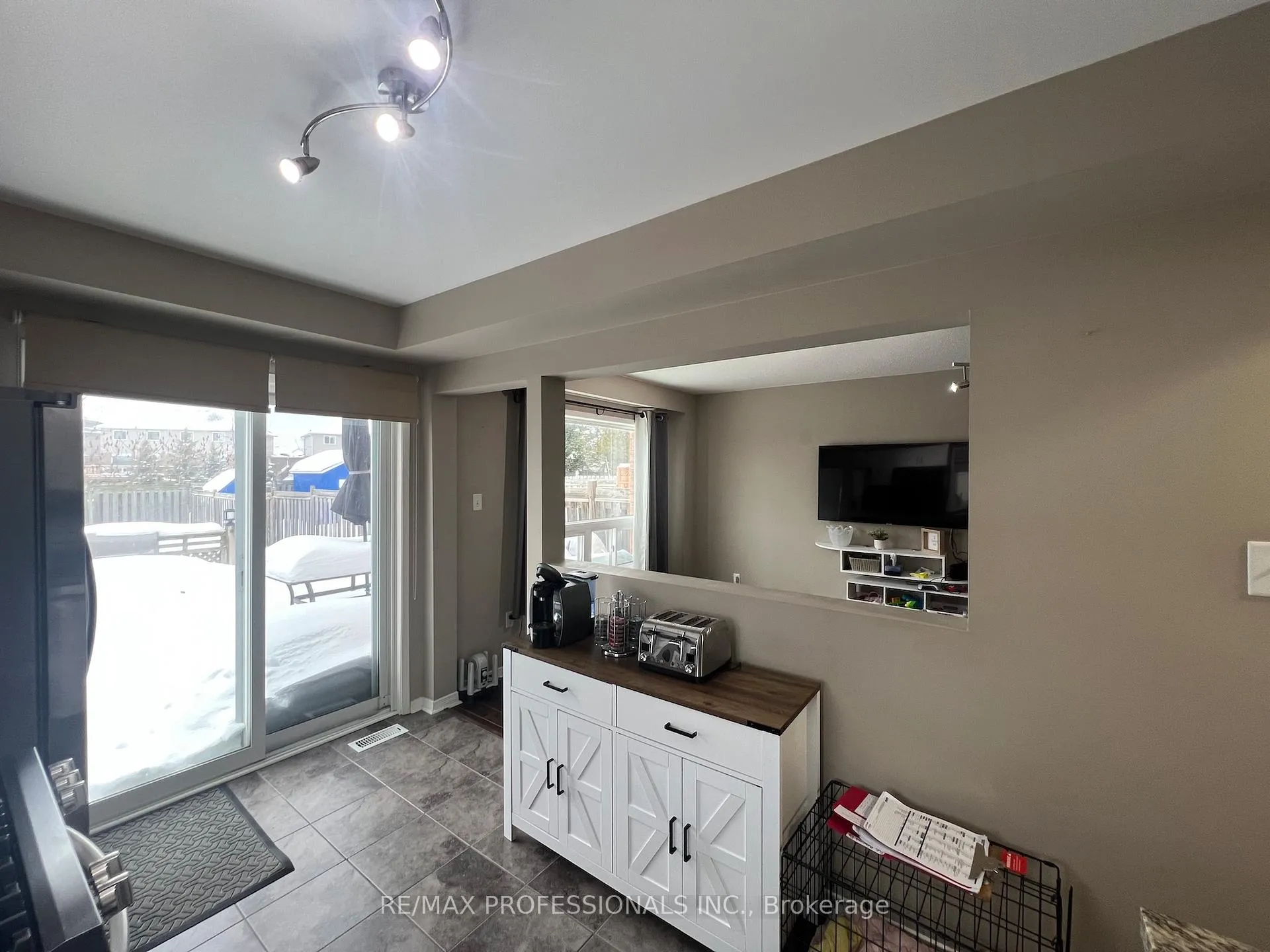 Photo 22 of 56 Beacon Road, Barrie, Holly — HOMEH